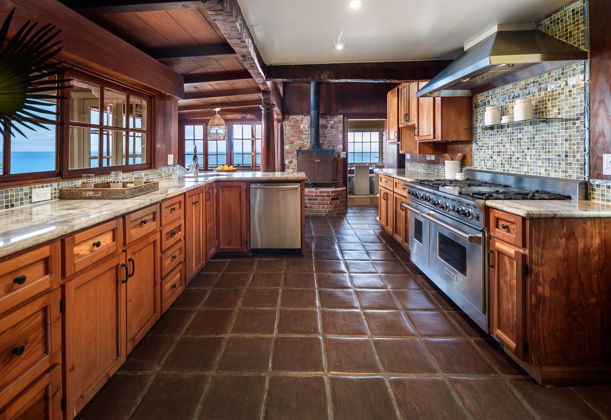 Summerland, California 93067, United States, 3 Bedrooms Bedrooms, ,3 BathroomsBathrooms,Residential,Active,47071