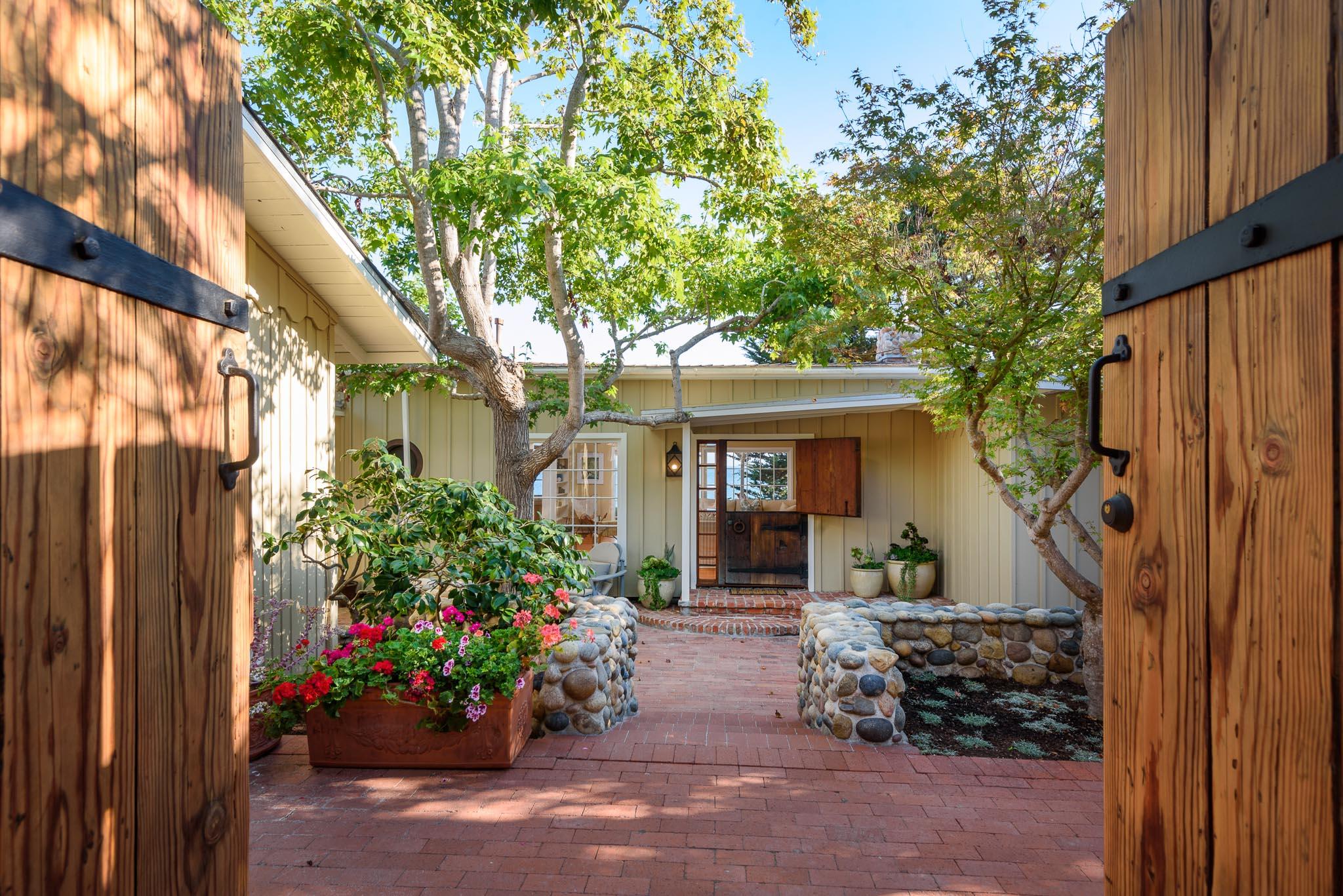 Summerland, California 93067, United States, 3 Bedrooms Bedrooms, ,3 BathroomsBathrooms,Residential,Active,47071