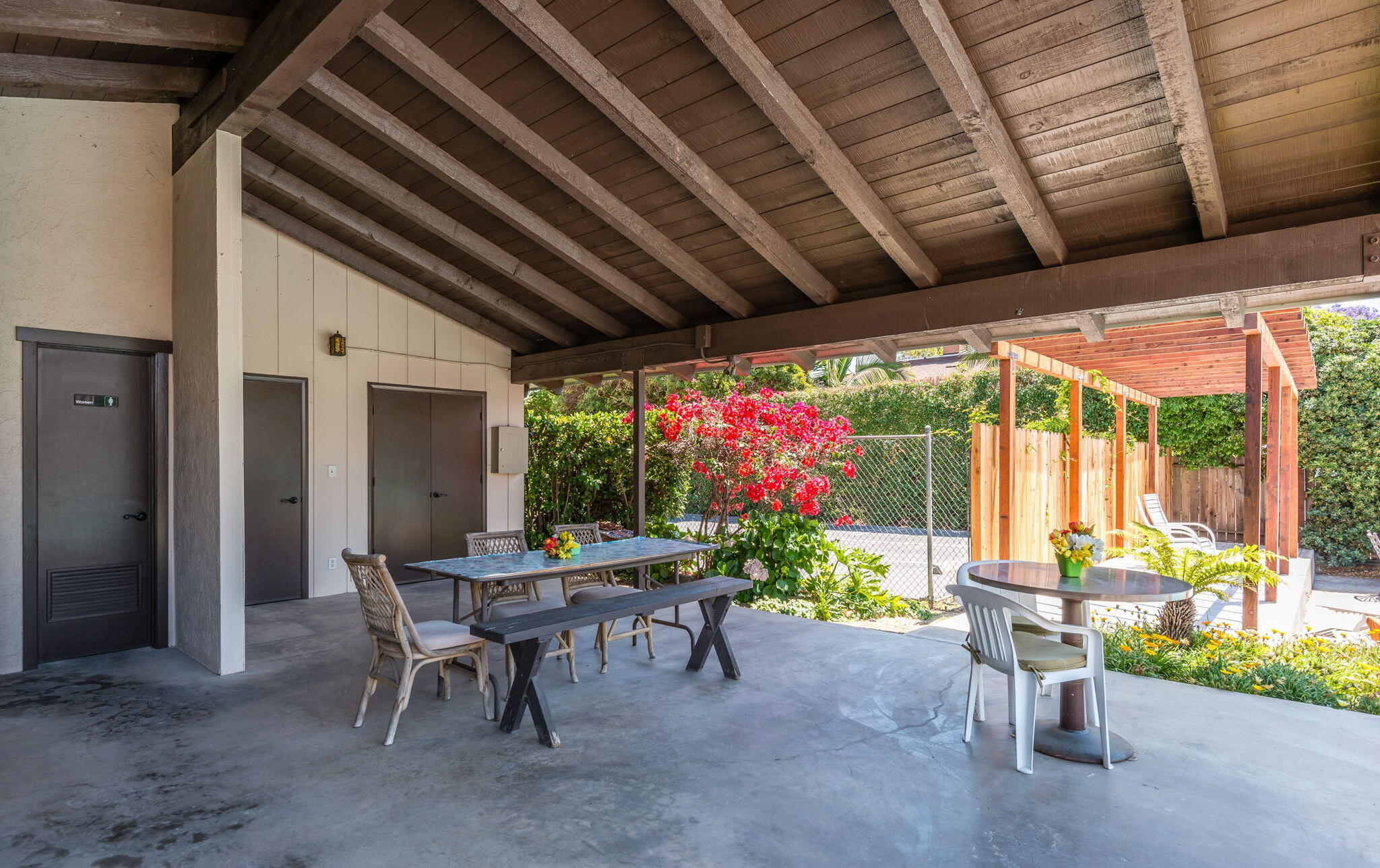 Santa Barbara, California 93105, United States, 3 Bedrooms Bedrooms, ,2 BathroomsBathrooms,Residential,Pending,2444