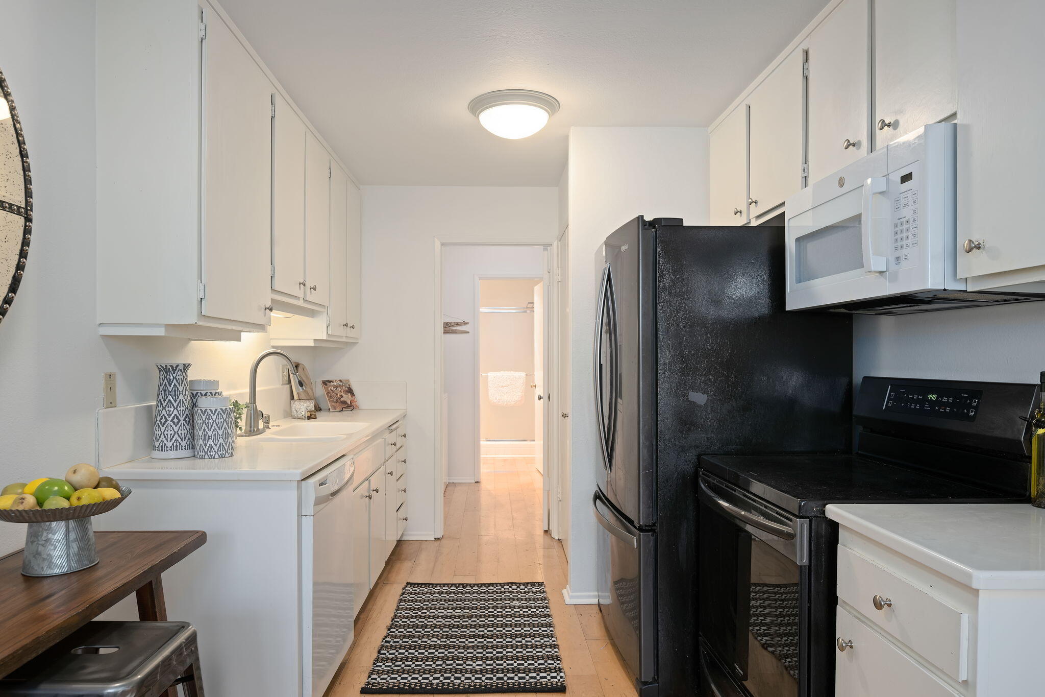 Santa Barbara, California 93105, United States, 3 Bedrooms Bedrooms, ,2 BathroomsBathrooms,Residential,Pending,2444