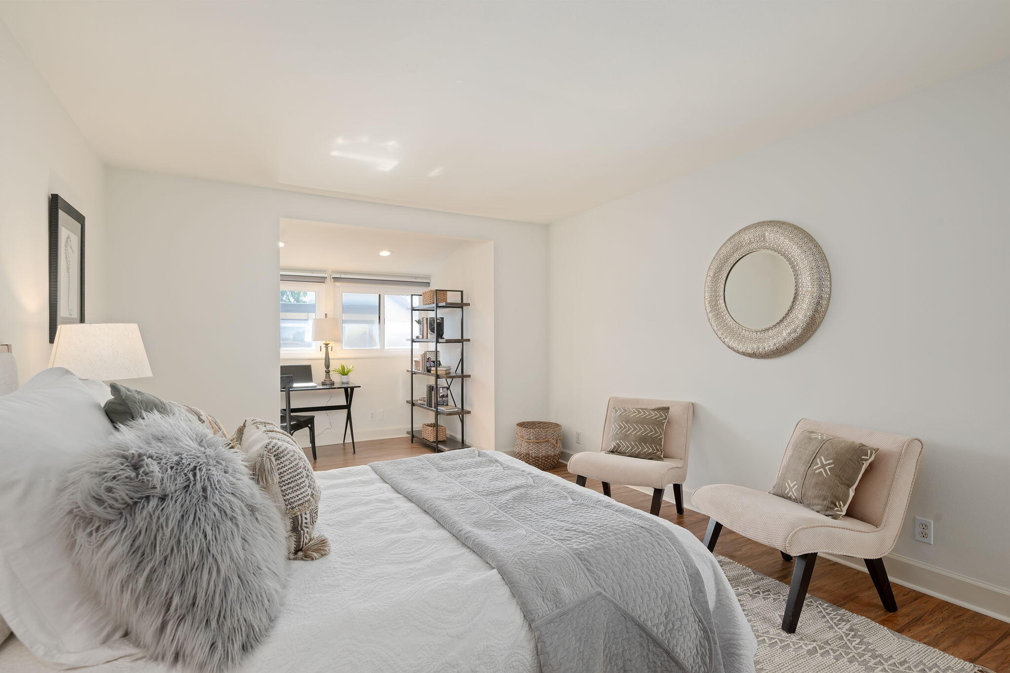 Santa Barbara, California 93105, United States, 3 Bedrooms Bedrooms, ,2 BathroomsBathrooms,Residential,Pending,2444