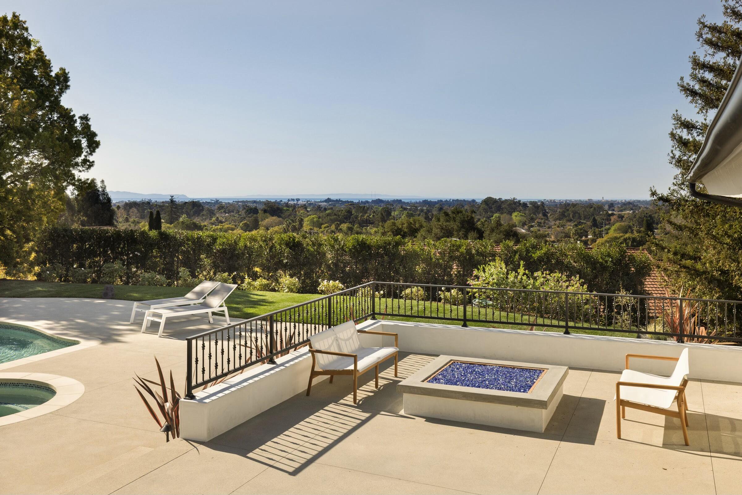 Santa Barbara, California 93111, United States, 4 Bedrooms Bedrooms, ,6 BathroomsBathrooms,Residential,Active,13009