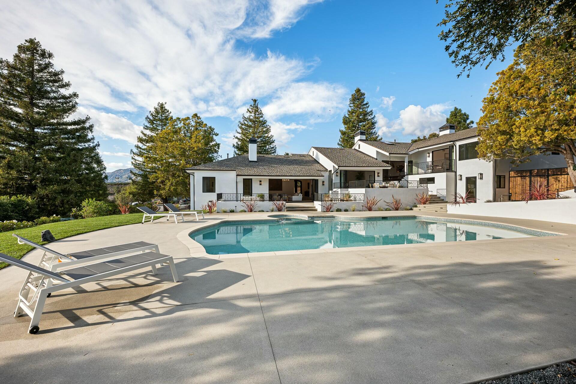 Santa Barbara, California 93111, United States, 4 Bedrooms Bedrooms, ,6 BathroomsBathrooms,Residential,Active,13009