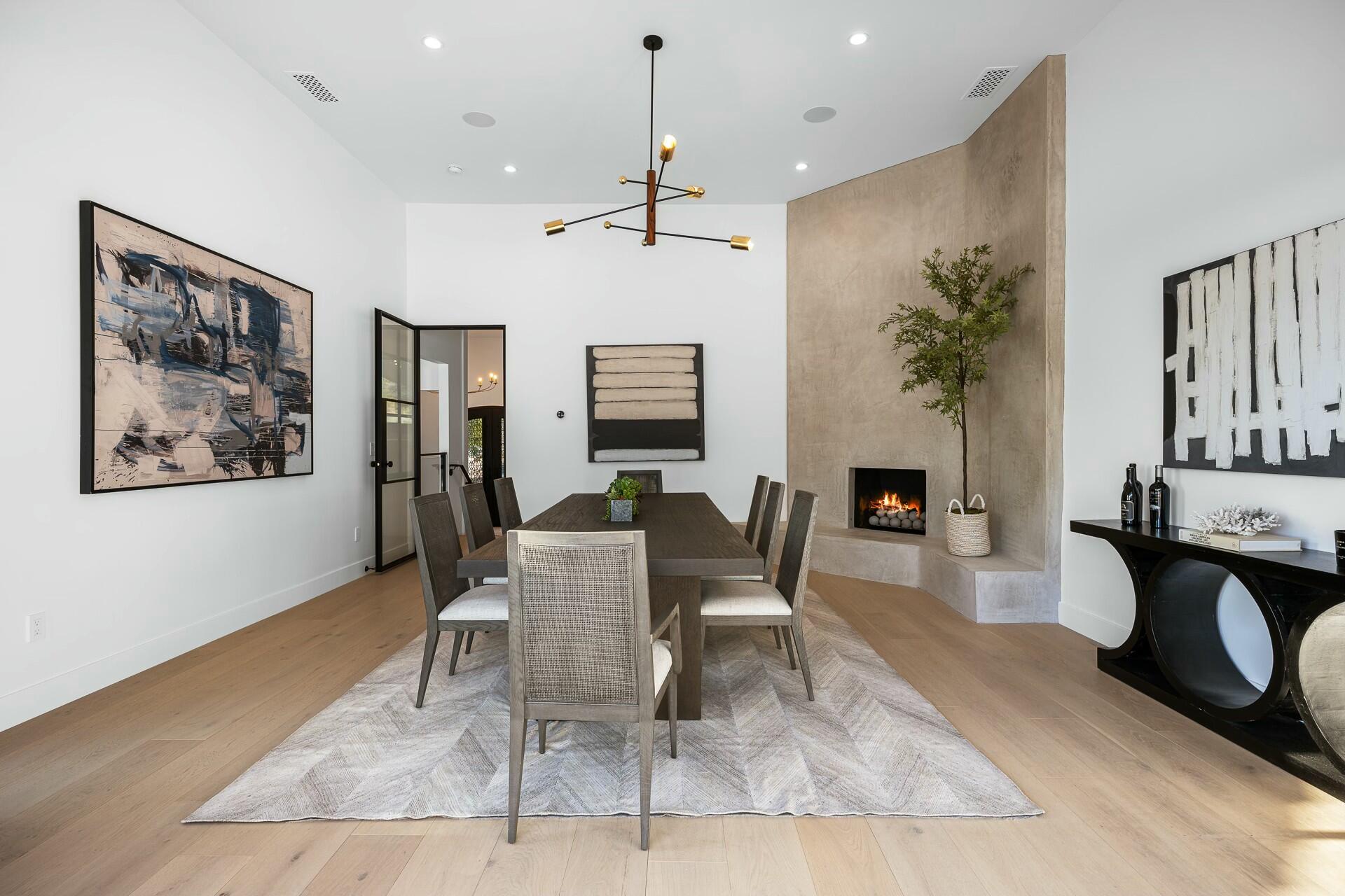 Santa Barbara, California 93111, United States, 4 Bedrooms Bedrooms, ,6 BathroomsBathrooms,Residential,Active,13009