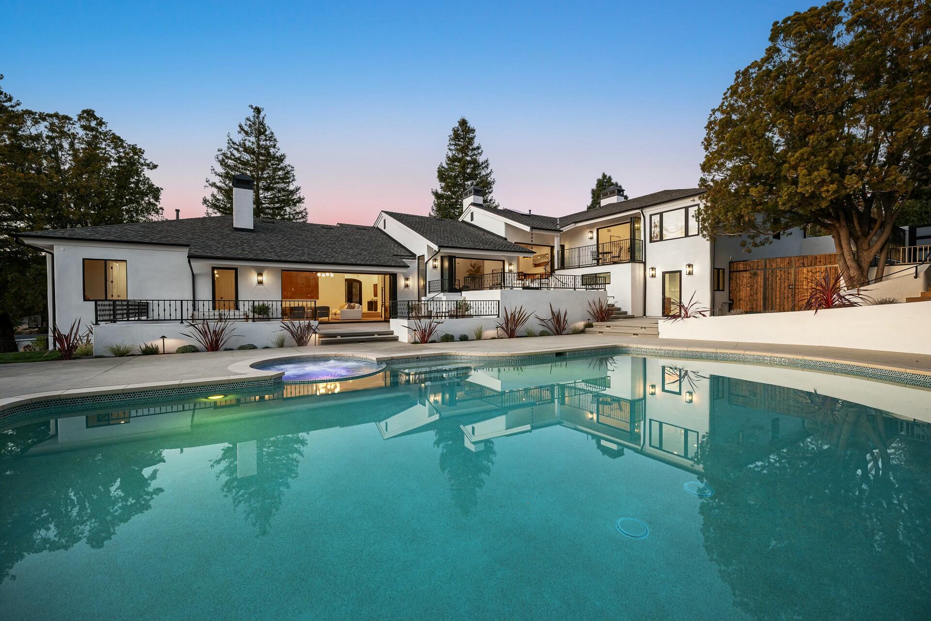 Santa Barbara, California 93111, United States, 4 Bedrooms Bedrooms, ,6 BathroomsBathrooms,Residential,Active,13009