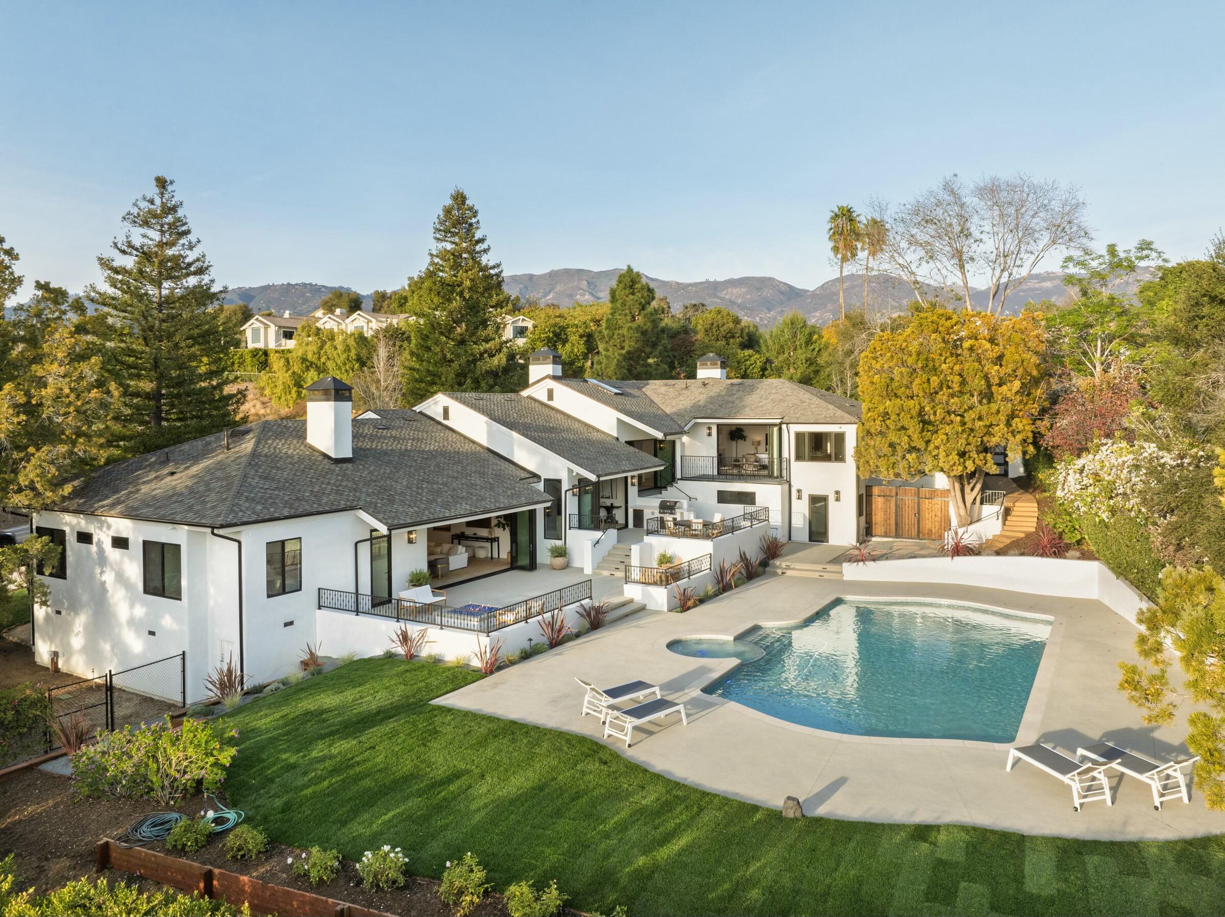 Santa Barbara, California 93111, United States, 4 Bedrooms Bedrooms, ,6 BathroomsBathrooms,Residential,Active,13009