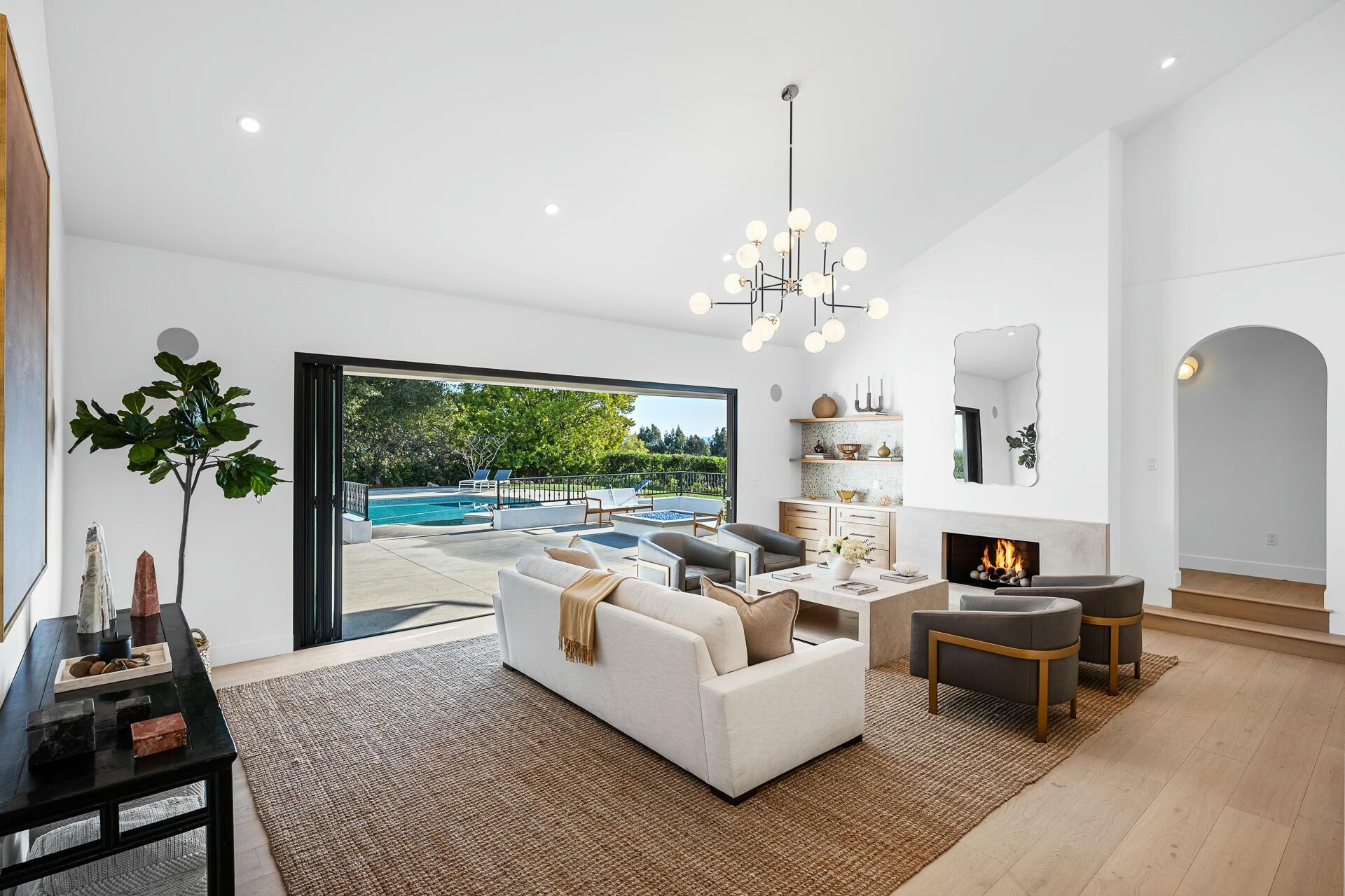 Santa Barbara, California 93111, United States, 4 Bedrooms Bedrooms, ,6 BathroomsBathrooms,Residential,Active,13009