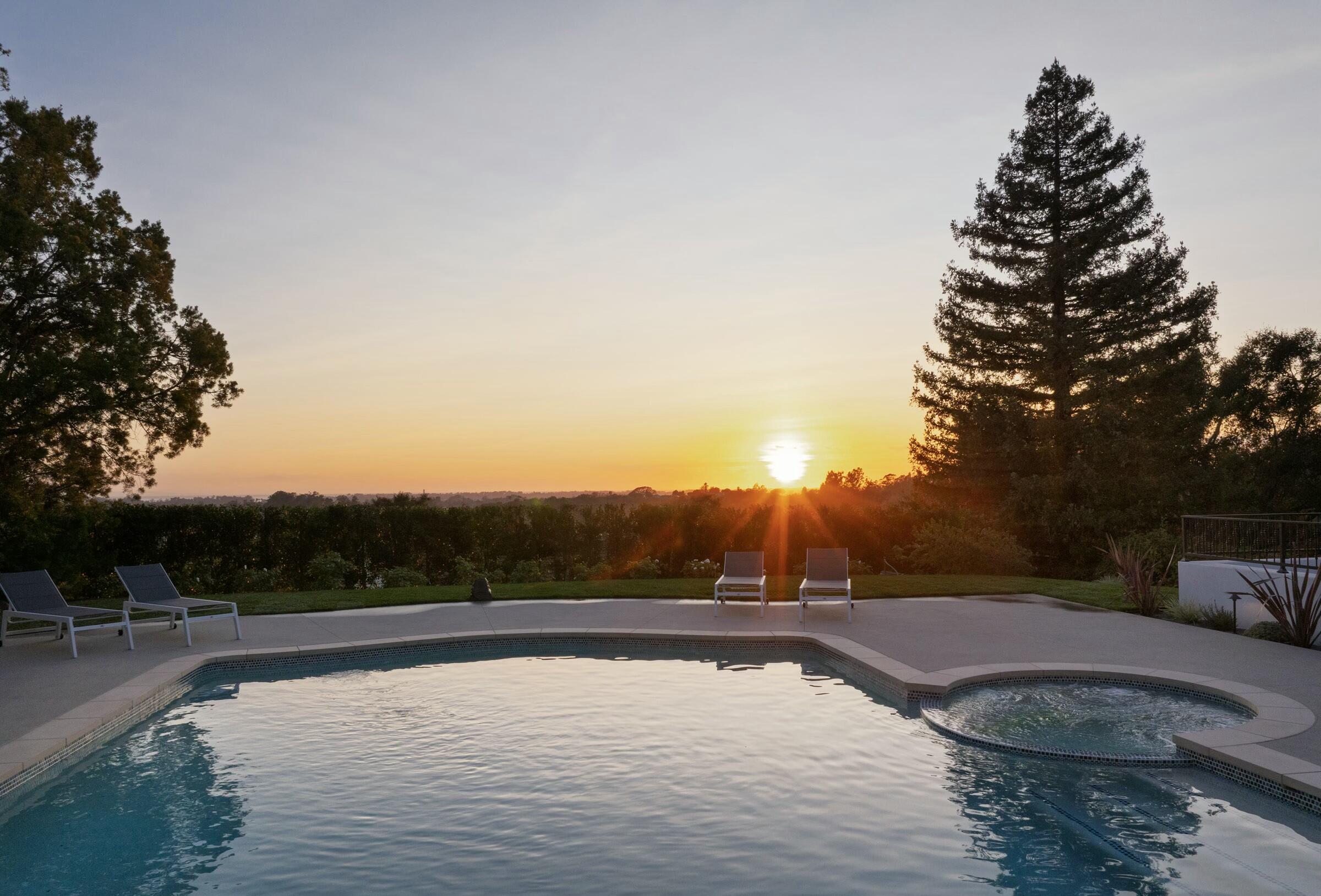 Santa Barbara, California 93111, United States, 4 Bedrooms Bedrooms, ,6 BathroomsBathrooms,Residential,Active,13009