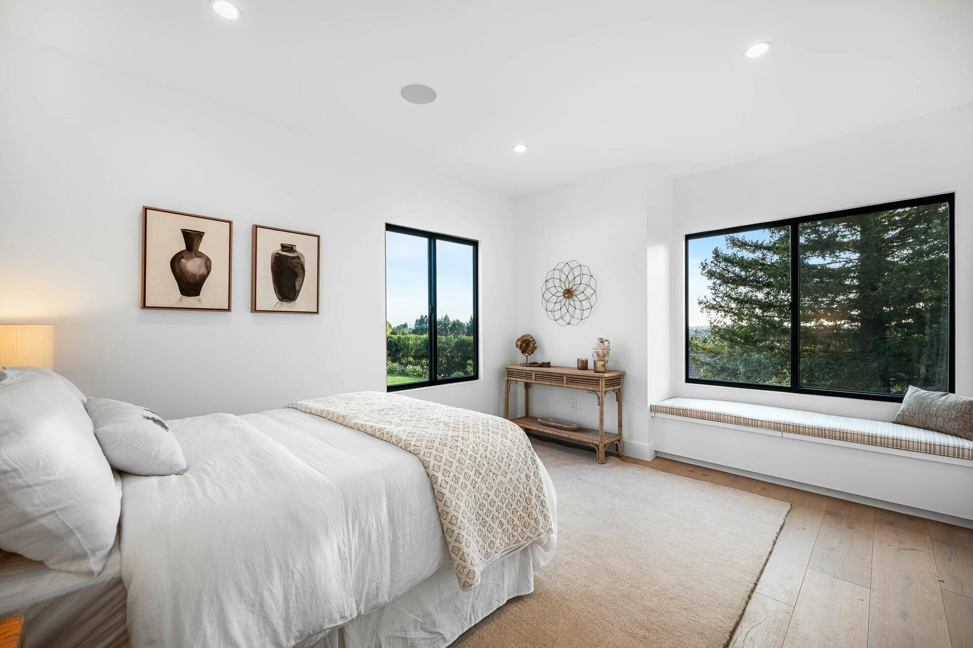 Santa Barbara, California 93111, United States, 4 Bedrooms Bedrooms, ,6 BathroomsBathrooms,Residential,Active,13009