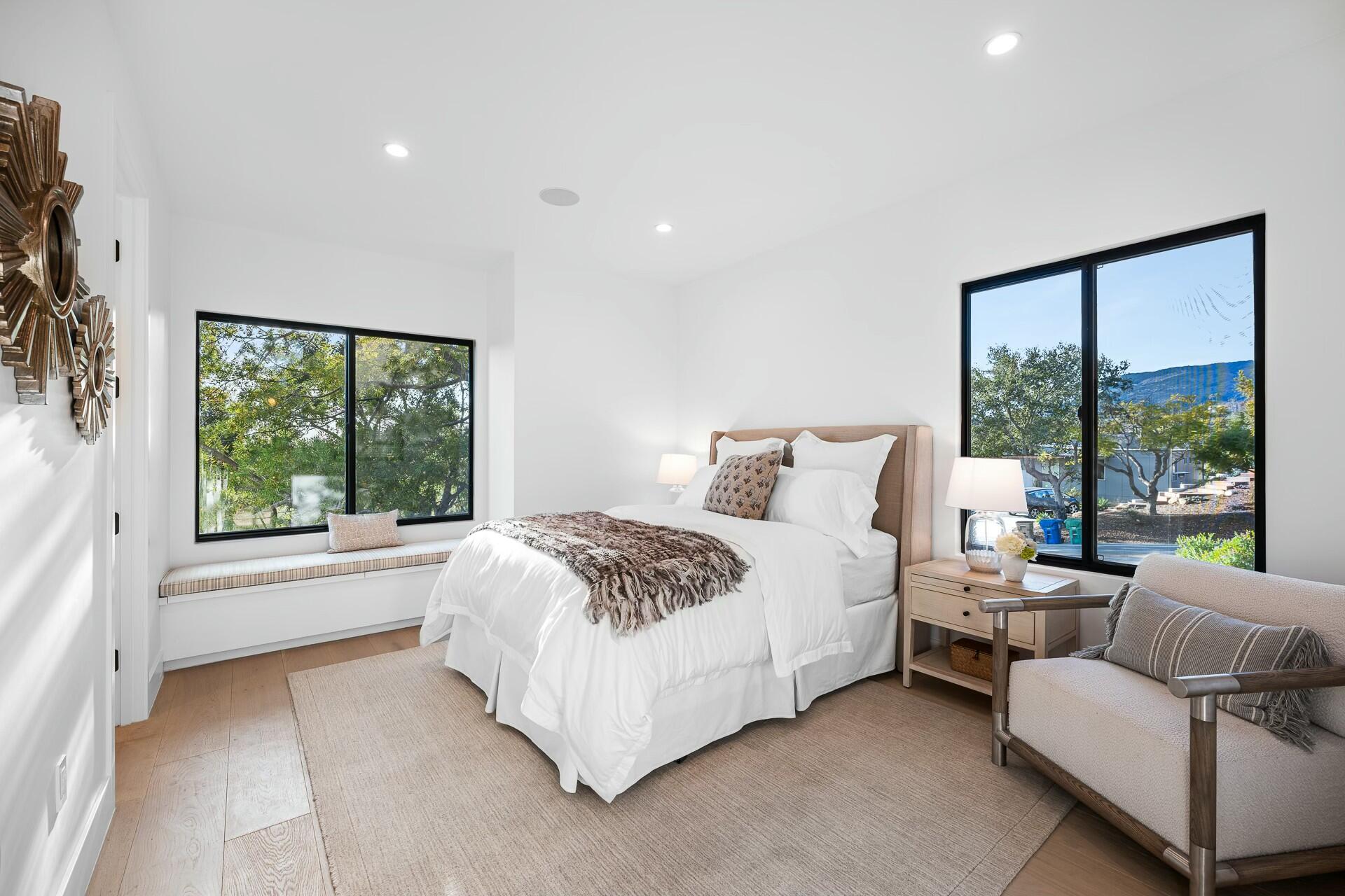 Santa Barbara, California 93111, United States, 4 Bedrooms Bedrooms, ,6 BathroomsBathrooms,Residential,Active,13009