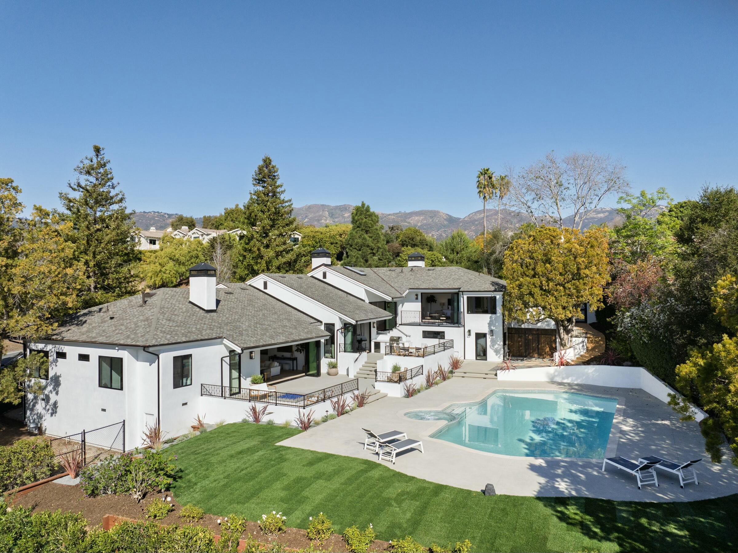 Santa Barbara, California 93111, United States, 4 Bedrooms Bedrooms, ,6 BathroomsBathrooms,Residential,Active,13009