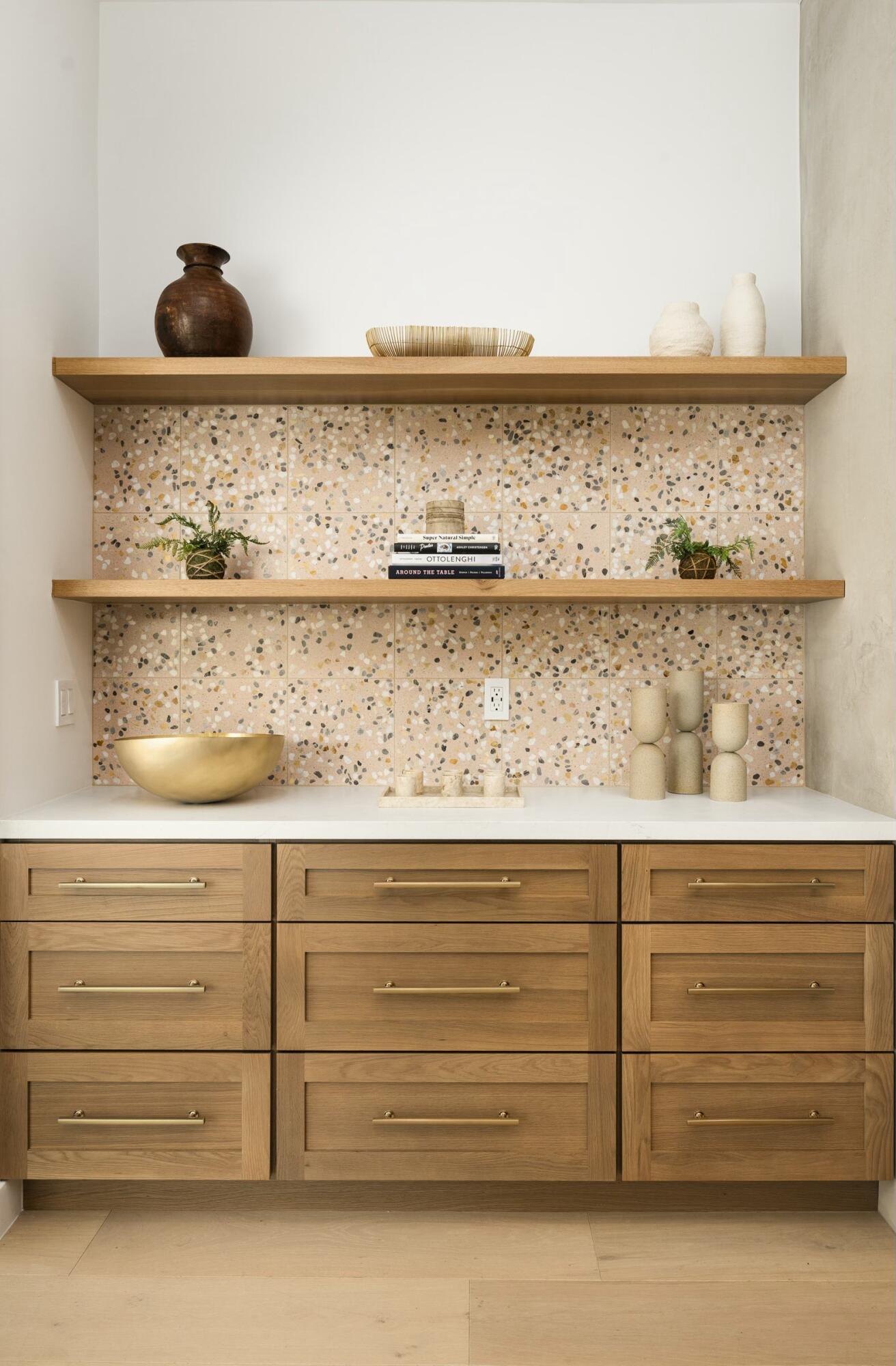 Santa Barbara, California 93111, United States, 4 Bedrooms Bedrooms, ,6 BathroomsBathrooms,Residential,Active,13009