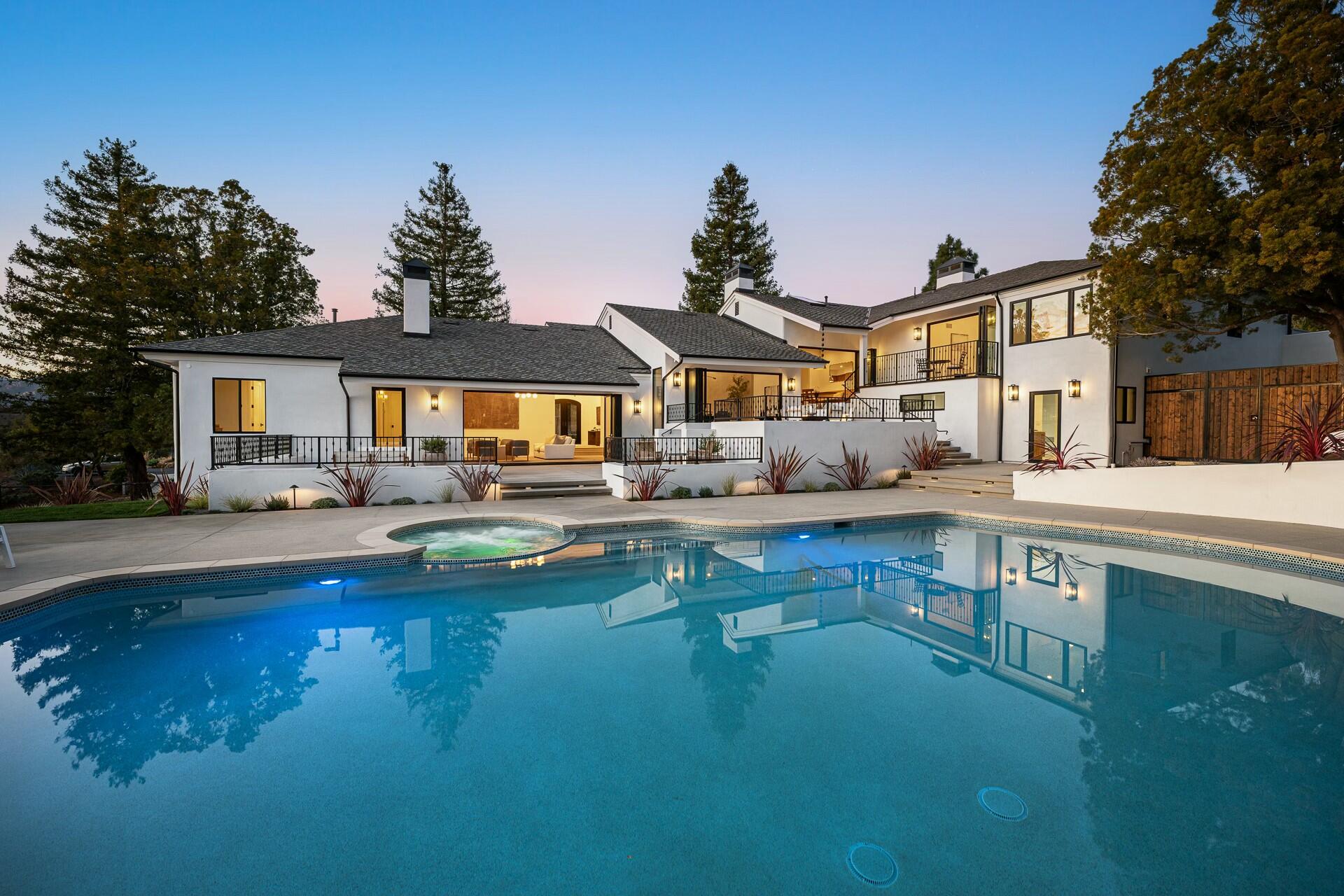 Santa Barbara, California 93111, United States, 4 Bedrooms Bedrooms, ,6 BathroomsBathrooms,Residential,Active,13009