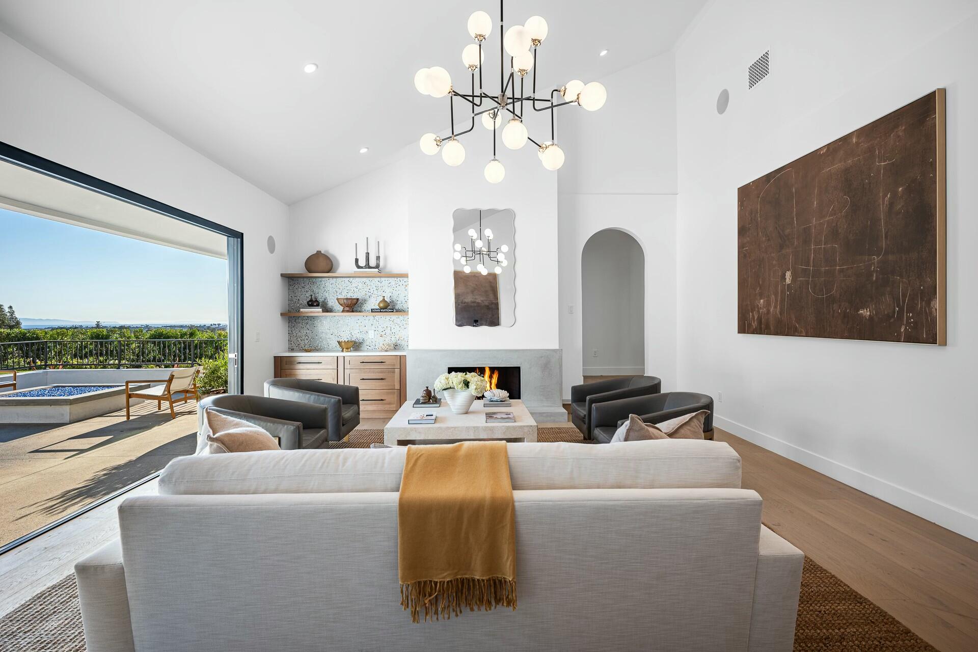 Santa Barbara, California 93111, United States, 4 Bedrooms Bedrooms, ,6 BathroomsBathrooms,Residential,Active,13009