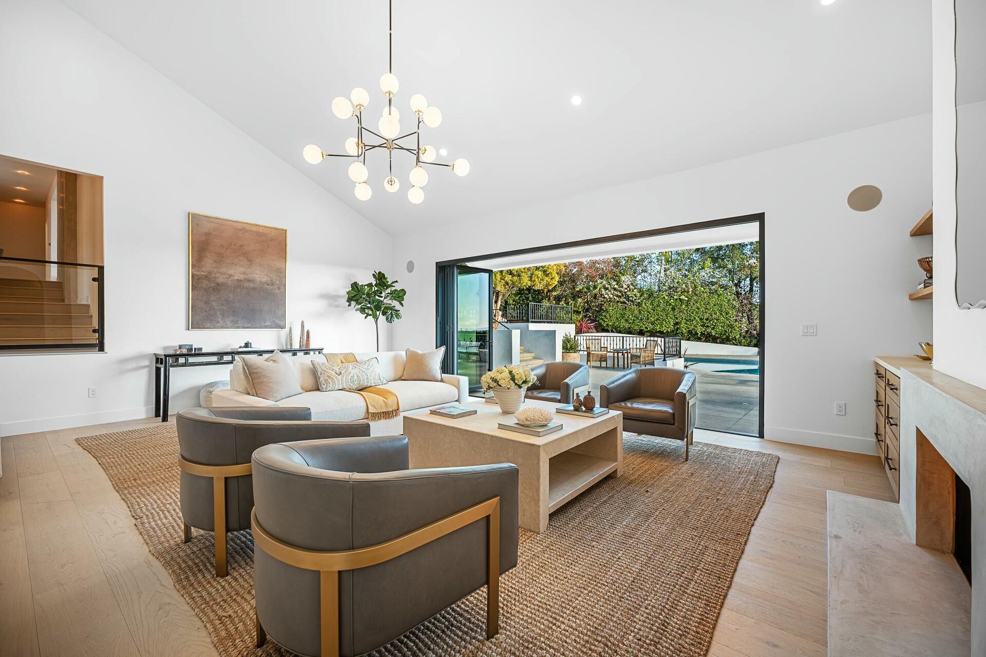 Santa Barbara, California 93111, United States, 4 Bedrooms Bedrooms, ,6 BathroomsBathrooms,Residential,Active,13009