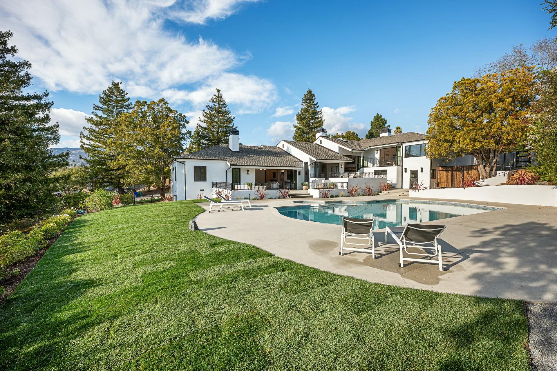 Santa Barbara, California 93111, United States, 4 Bedrooms Bedrooms, ,6 BathroomsBathrooms,Residential,Active,13009