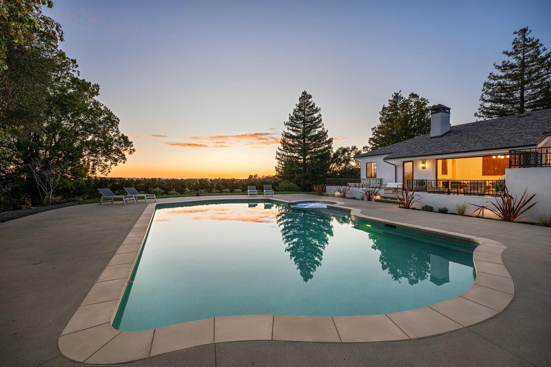 Santa Barbara, California 93111, United States, 4 Bedrooms Bedrooms, ,6 BathroomsBathrooms,Residential,Active,13009