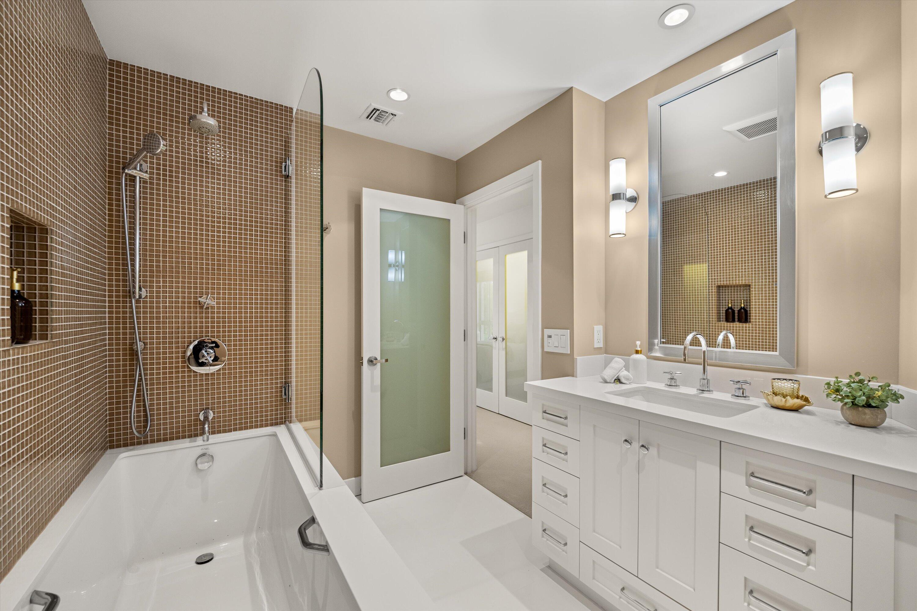 Santa Barbara, California 93108, United States, 2 Bedrooms Bedrooms, ,2 BathroomsBathrooms,Residential,Pending,155319