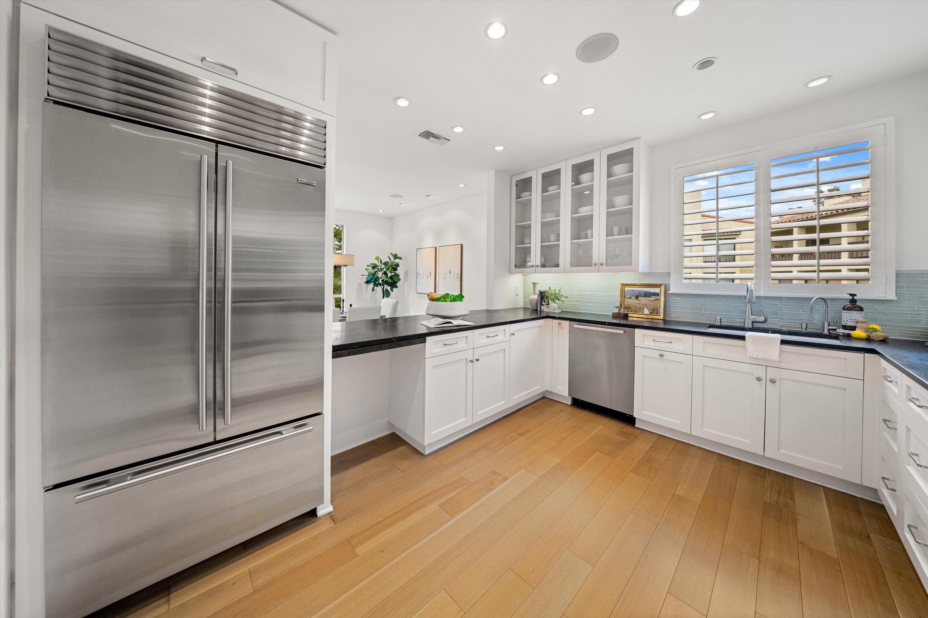 Santa Barbara, California 93108, United States, 2 Bedrooms Bedrooms, ,2 BathroomsBathrooms,Residential,Pending,155319