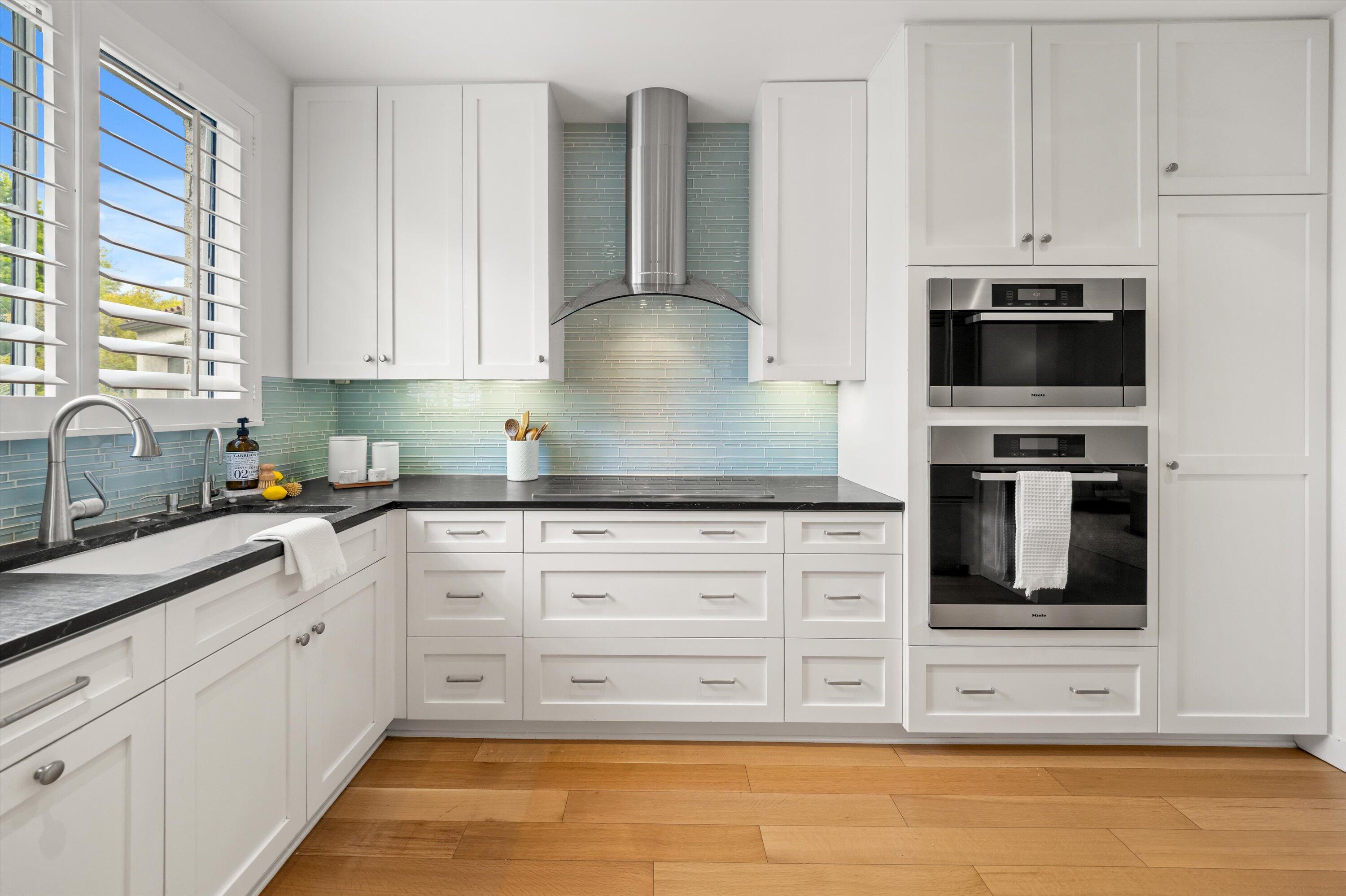 Santa Barbara, California 93108, United States, 2 Bedrooms Bedrooms, ,2 BathroomsBathrooms,Residential,Pending,155319