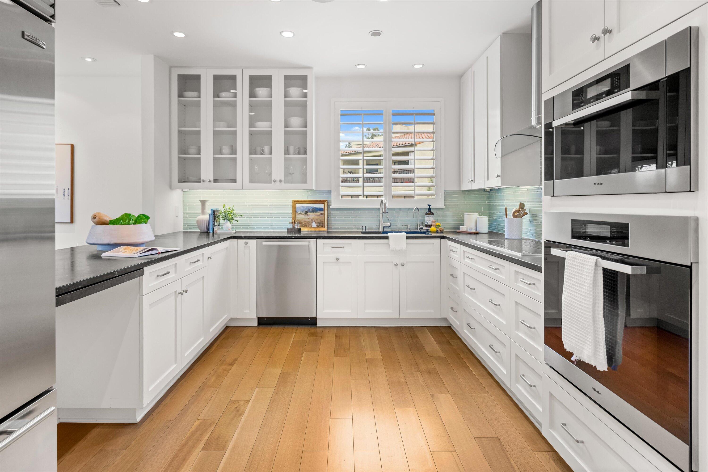 Santa Barbara, California 93108, United States, 2 Bedrooms Bedrooms, ,2 BathroomsBathrooms,Residential,Pending,155319