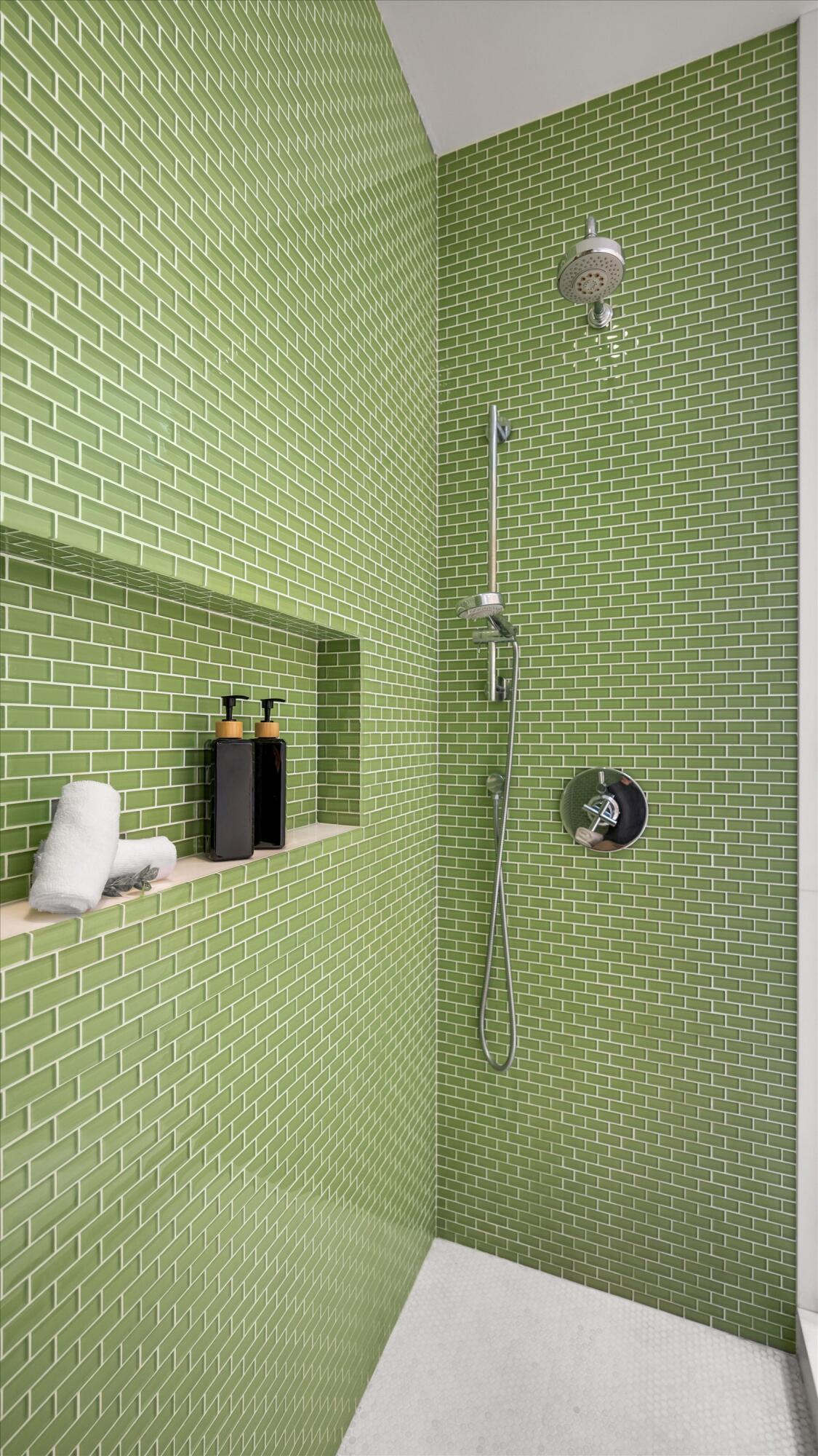 Santa Barbara, California 93108, United States, 2 Bedrooms Bedrooms, ,2 BathroomsBathrooms,Residential,Pending,155319