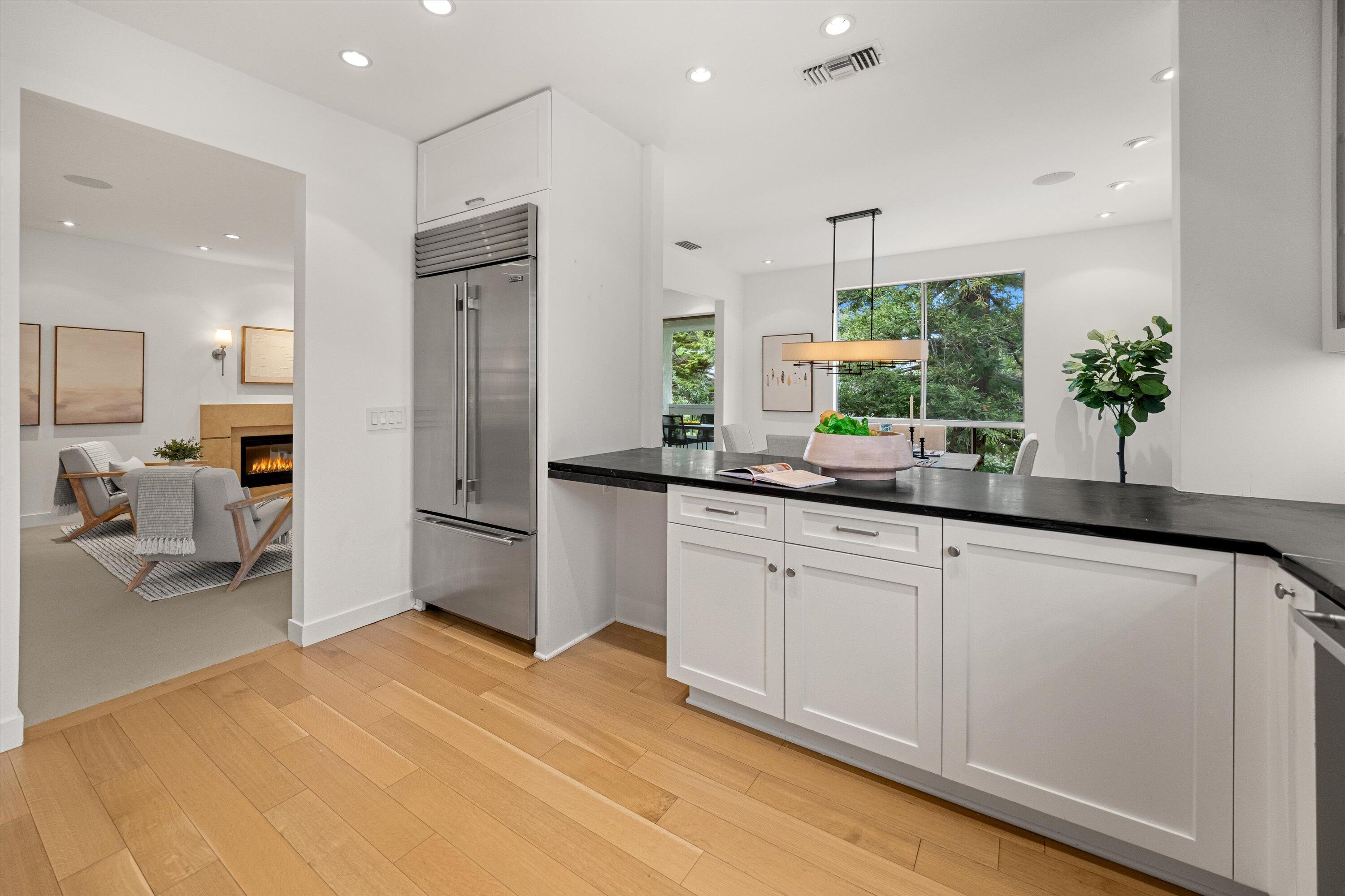 Santa Barbara, California 93108, United States, 2 Bedrooms Bedrooms, ,2 BathroomsBathrooms,Residential,Pending,155319