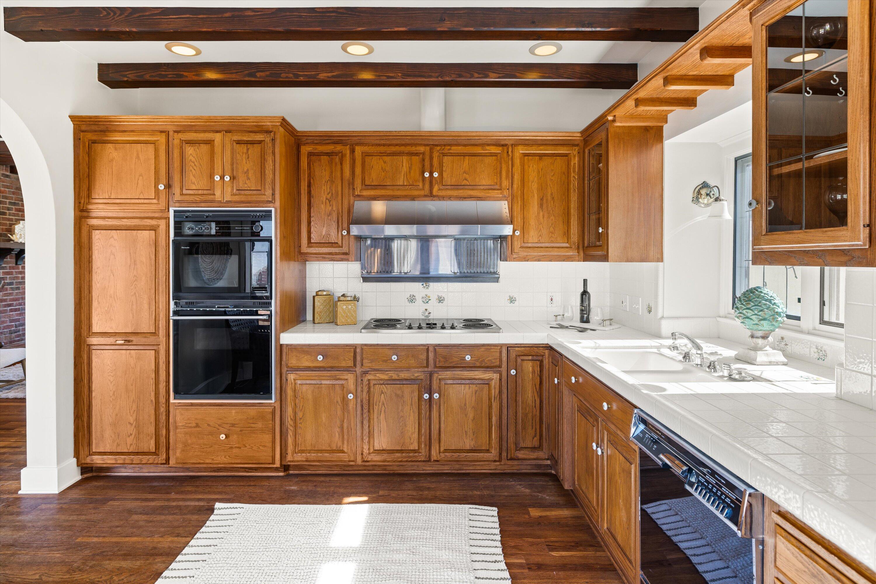 Carpinteria, California 93013, United States, 3 Bedrooms Bedrooms, ,2 BathroomsBathrooms,Residential,Pending,4024