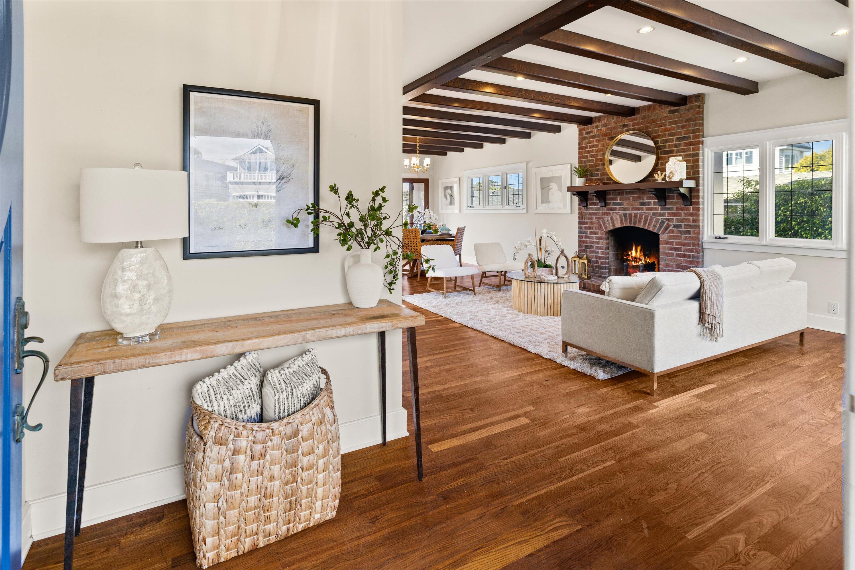 Carpinteria, California 93013, United States, 3 Bedrooms Bedrooms, ,2 BathroomsBathrooms,Residential,Pending,4024