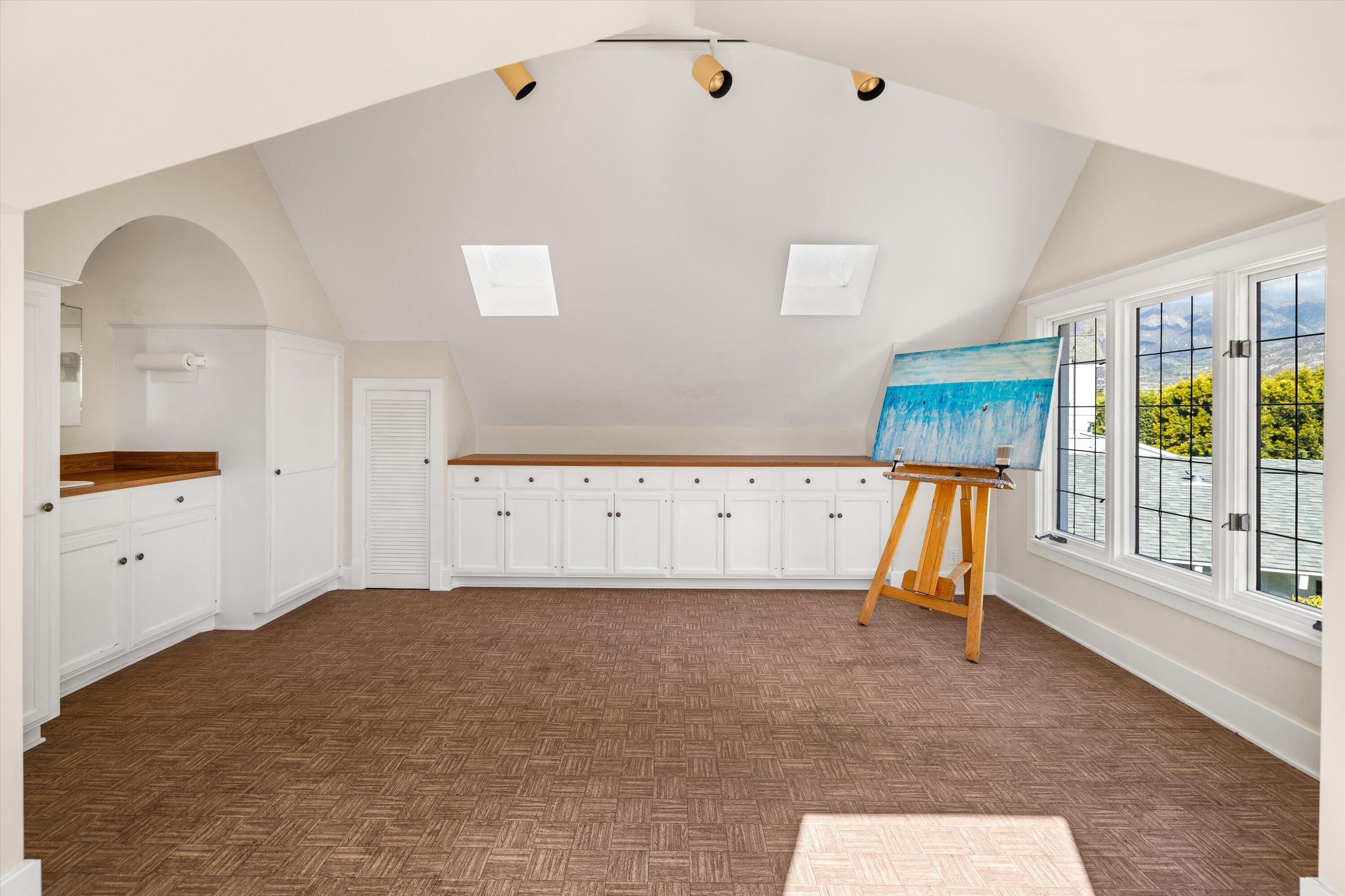 Carpinteria, California 93013, United States, 3 Bedrooms Bedrooms, ,2 BathroomsBathrooms,Residential,Pending,4024