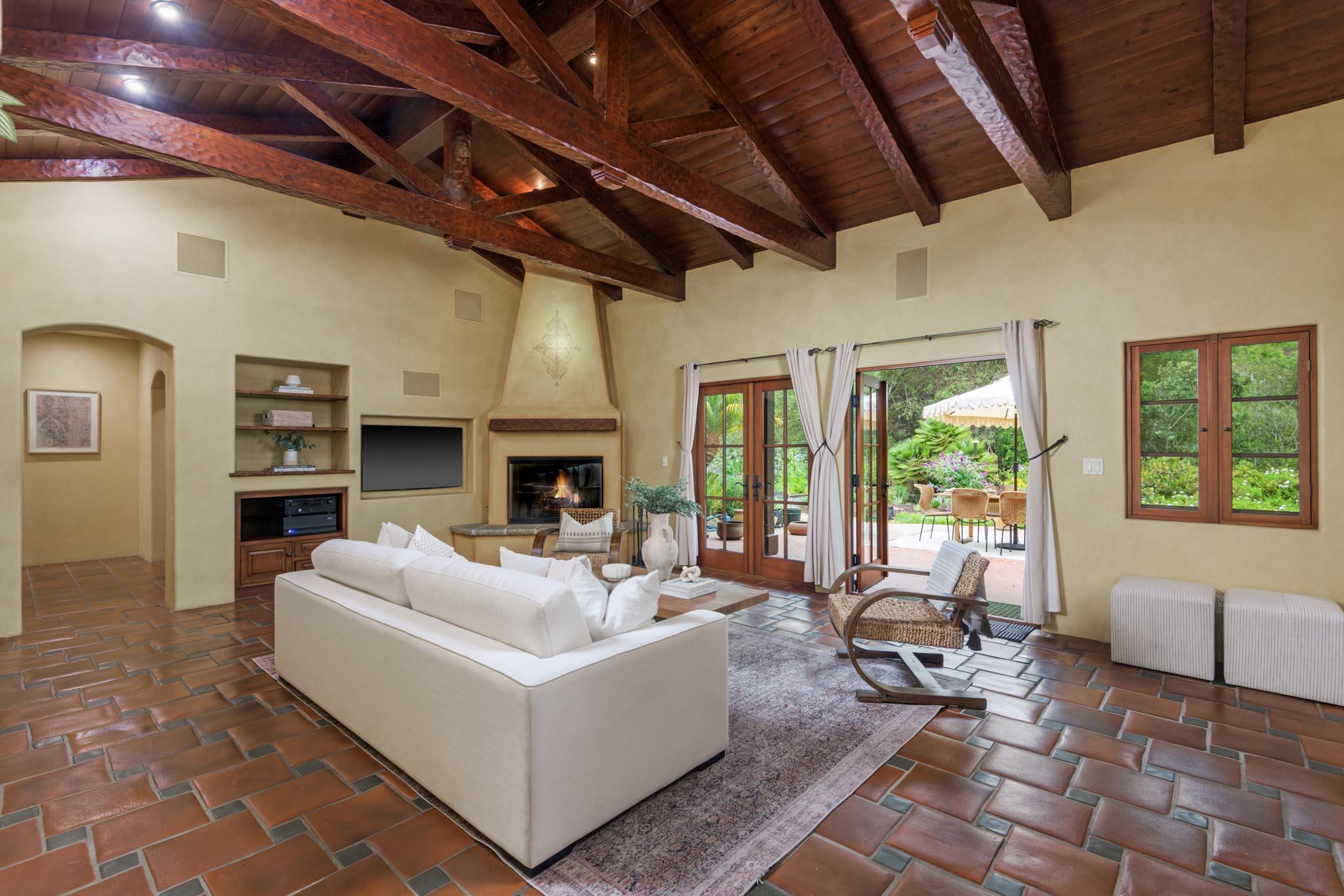 Santa Barbara, California 93110, United States, 5 Bedrooms Bedrooms, ,5 BathroomsBathrooms,Residential,Active,153809