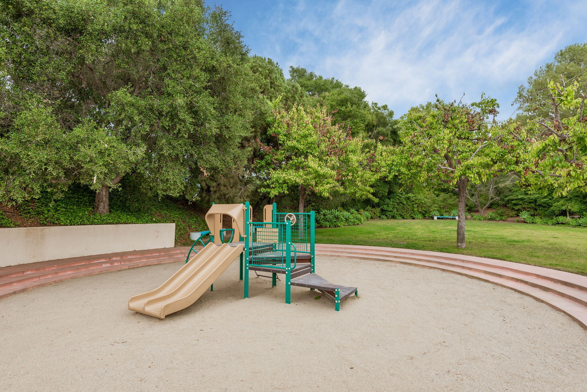 Santa Barbara, California 93105, United States, 3 Bedrooms Bedrooms, ,2 BathroomsBathrooms,Residential,Active,127903