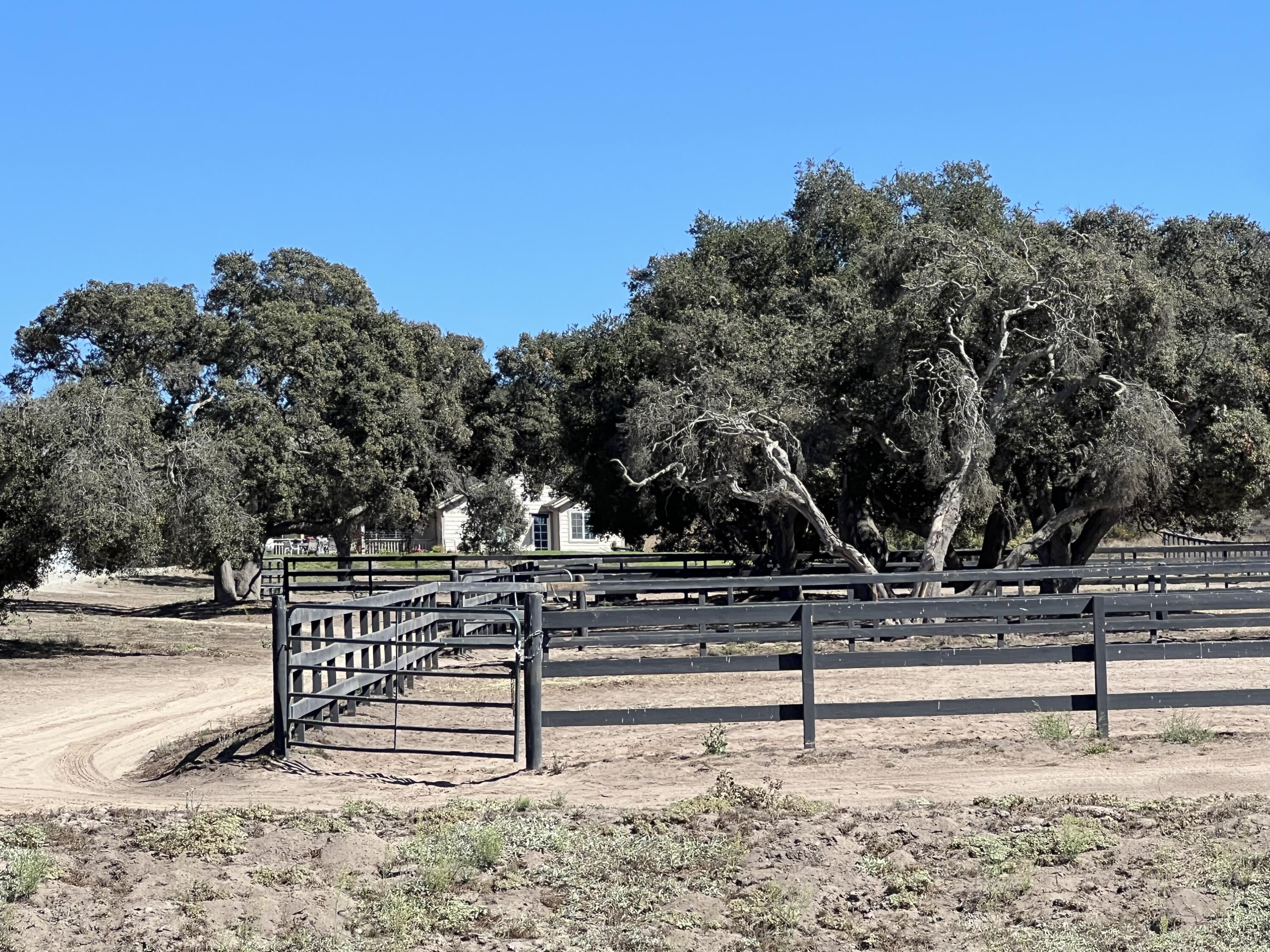 Lompoc, California 93436, United States, 3 Bedrooms Bedrooms, ,3 BathroomsBathrooms,Residential,Pending,38696