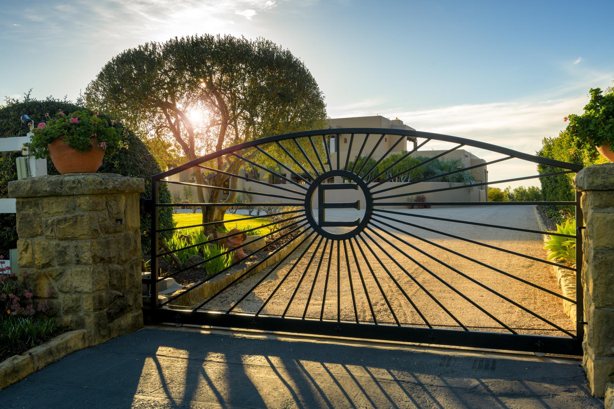 Santa Barbara, California 93111, United States, 4 Bedrooms Bedrooms, ,4 BathroomsBathrooms,Residential,Pending,5974