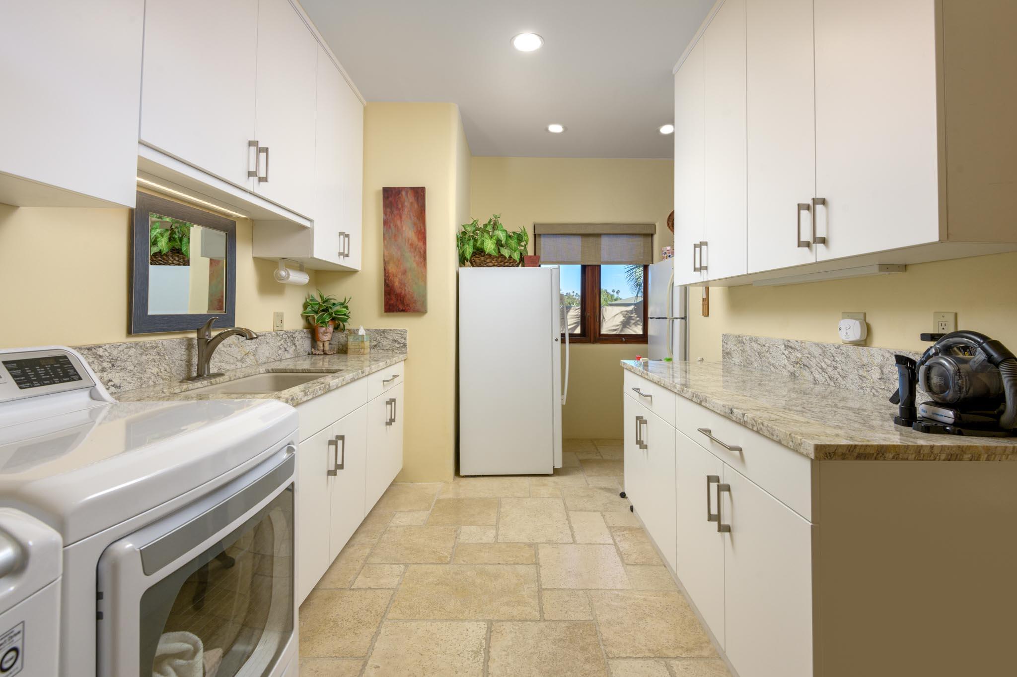 Santa Barbara, California 93111, United States, 4 Bedrooms Bedrooms, ,4 BathroomsBathrooms,Residential,Pending,5974