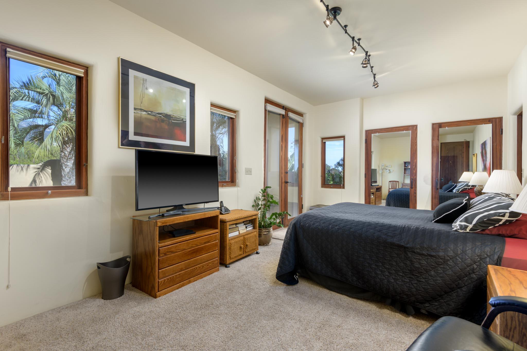 Santa Barbara, California 93111, United States, 4 Bedrooms Bedrooms, ,4 BathroomsBathrooms,Residential,Pending,5974