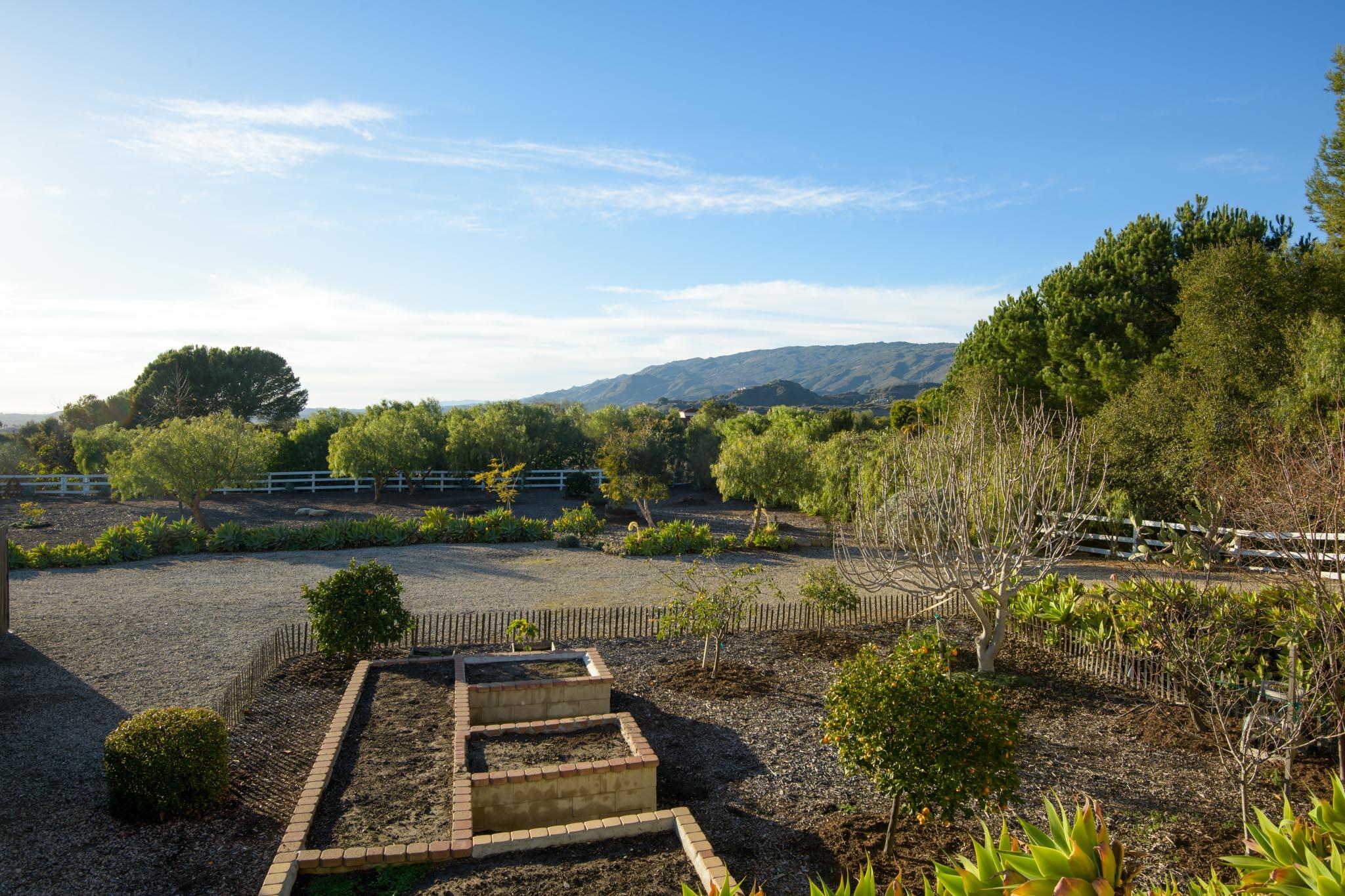 Santa Barbara, California 93111, United States, 4 Bedrooms Bedrooms, ,4 BathroomsBathrooms,Residential,Pending,5974