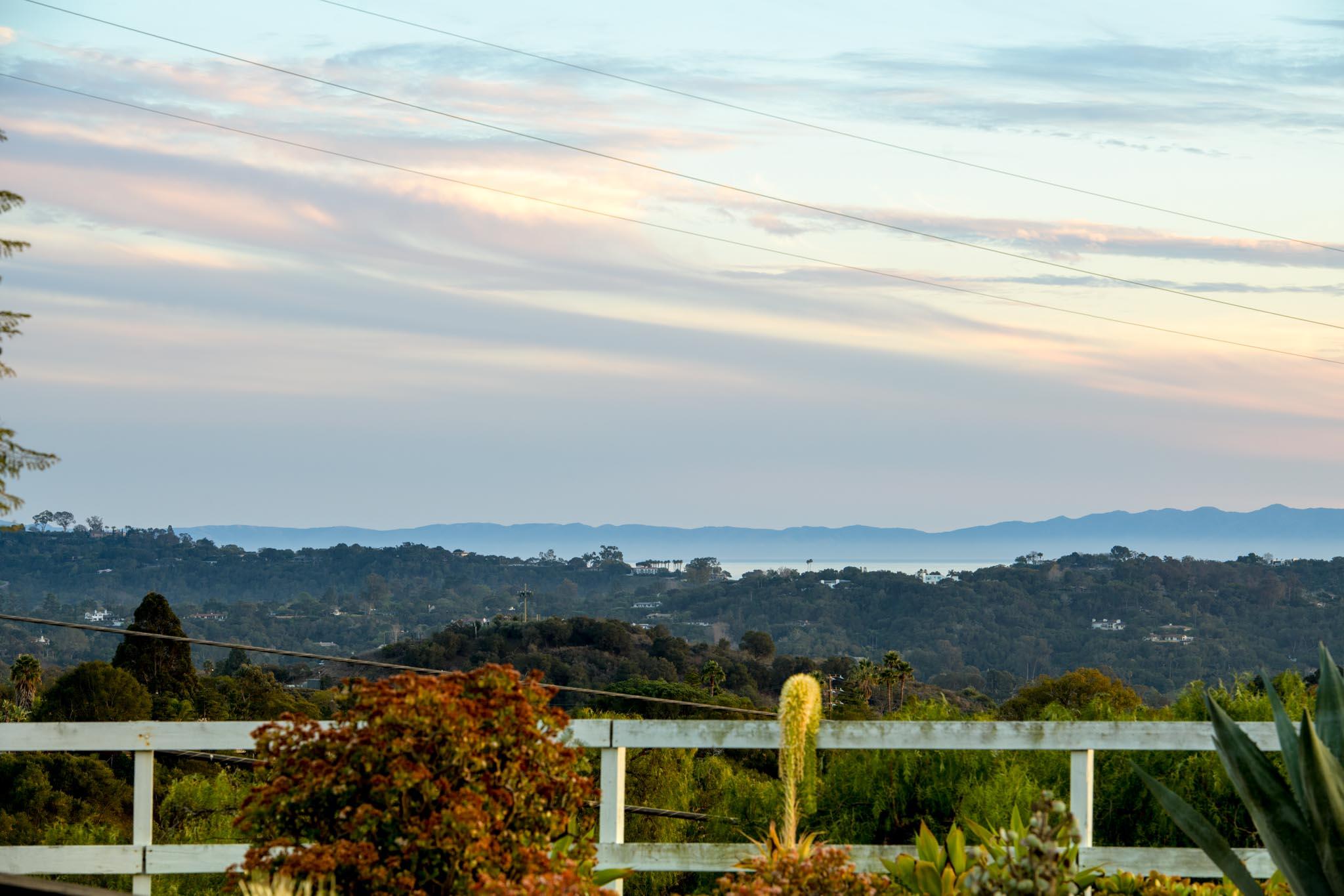 Santa Barbara, California 93111, United States, 4 Bedrooms Bedrooms, ,4 BathroomsBathrooms,Residential,Pending,5974