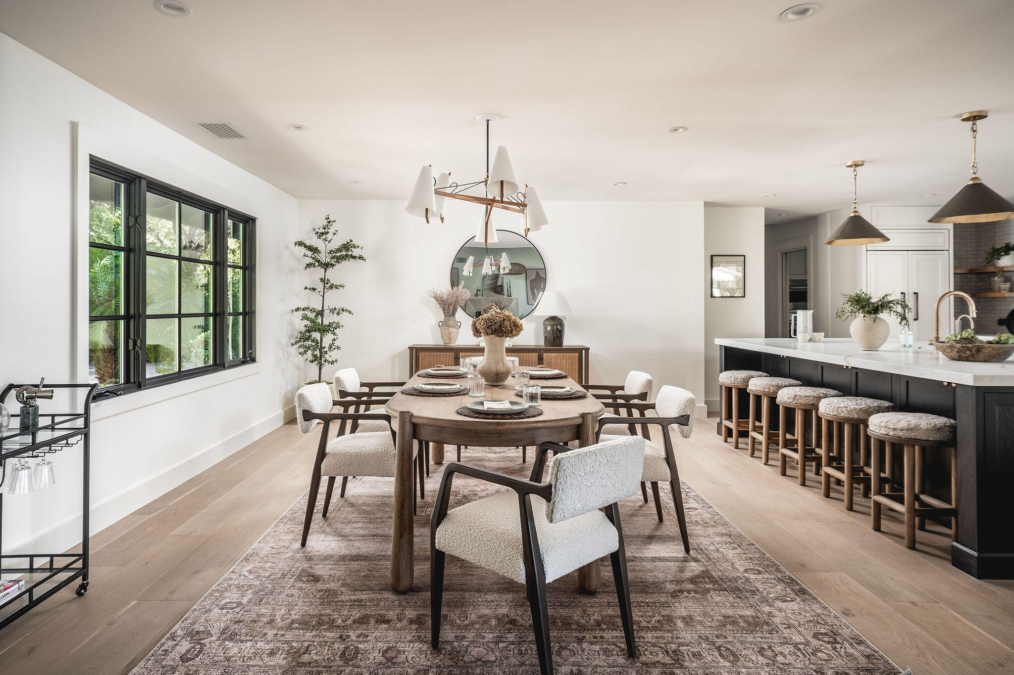 Montecito, California 93108, United States, 4 Bedrooms Bedrooms, ,3 BathroomsBathrooms,Residential,Active,237216