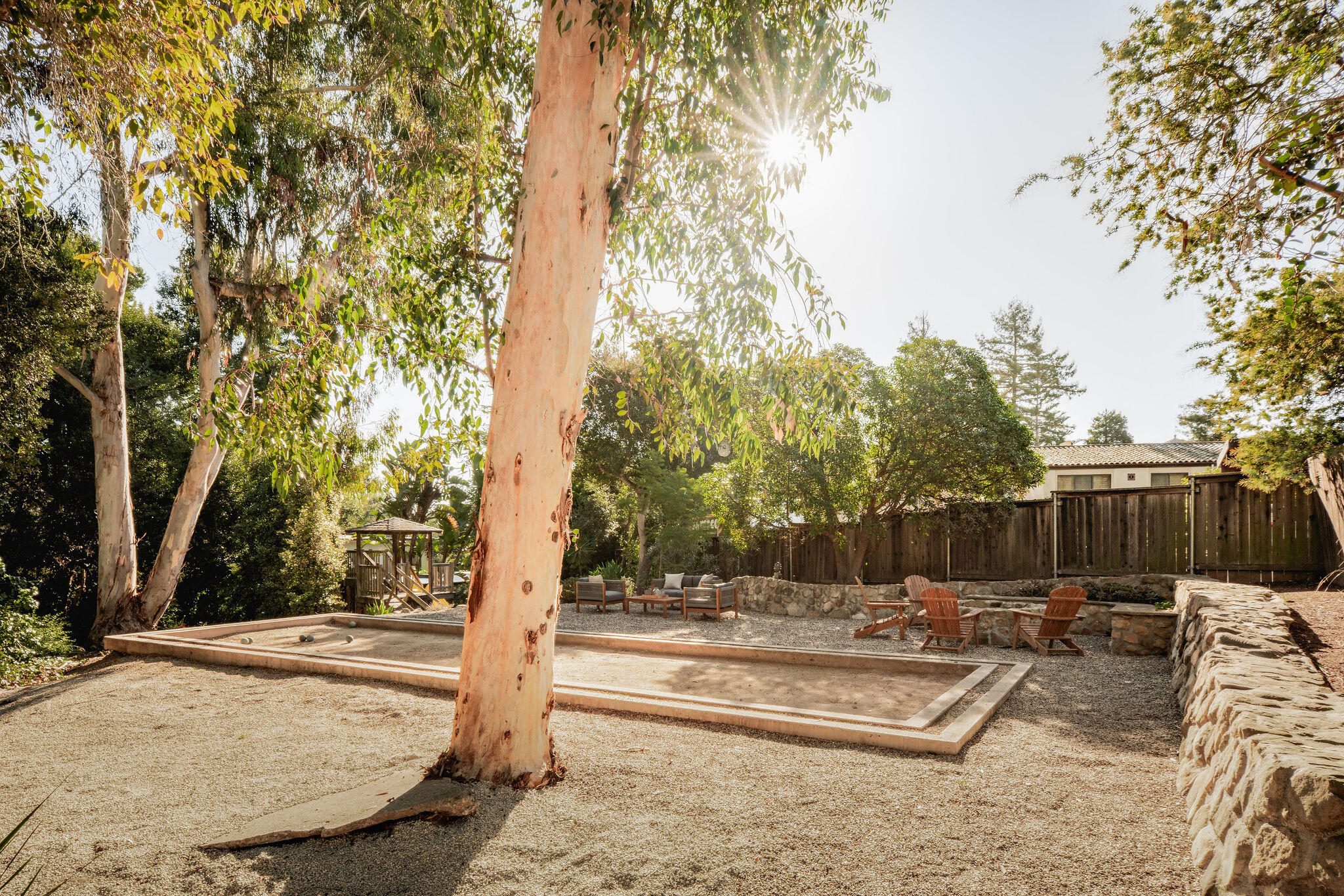 Montecito, California 93108, United States, 4 Bedrooms Bedrooms, ,3 BathroomsBathrooms,Residential,Active,237216