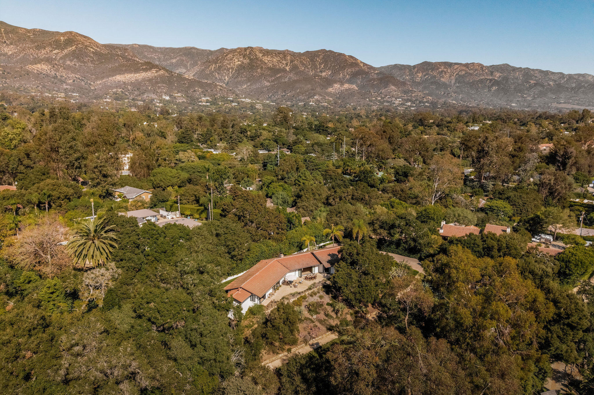 Montecito, California 93108, United States, 4 Bedrooms Bedrooms, ,3 BathroomsBathrooms,Residential,Active,237216