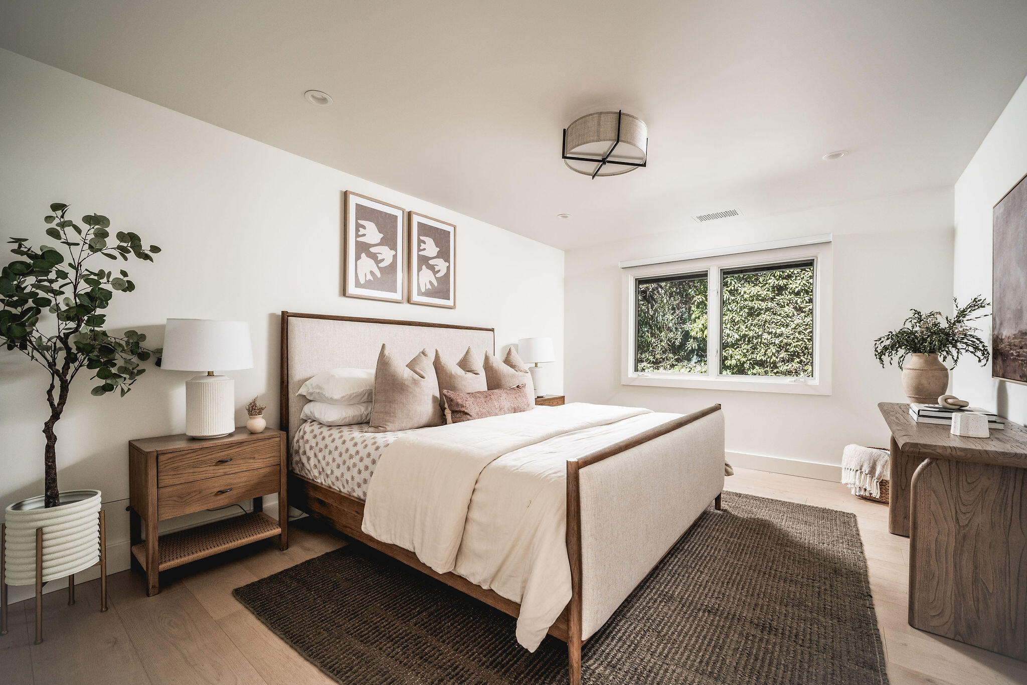 Montecito, California 93108, United States, 4 Bedrooms Bedrooms, ,3 BathroomsBathrooms,Residential,Active,237216