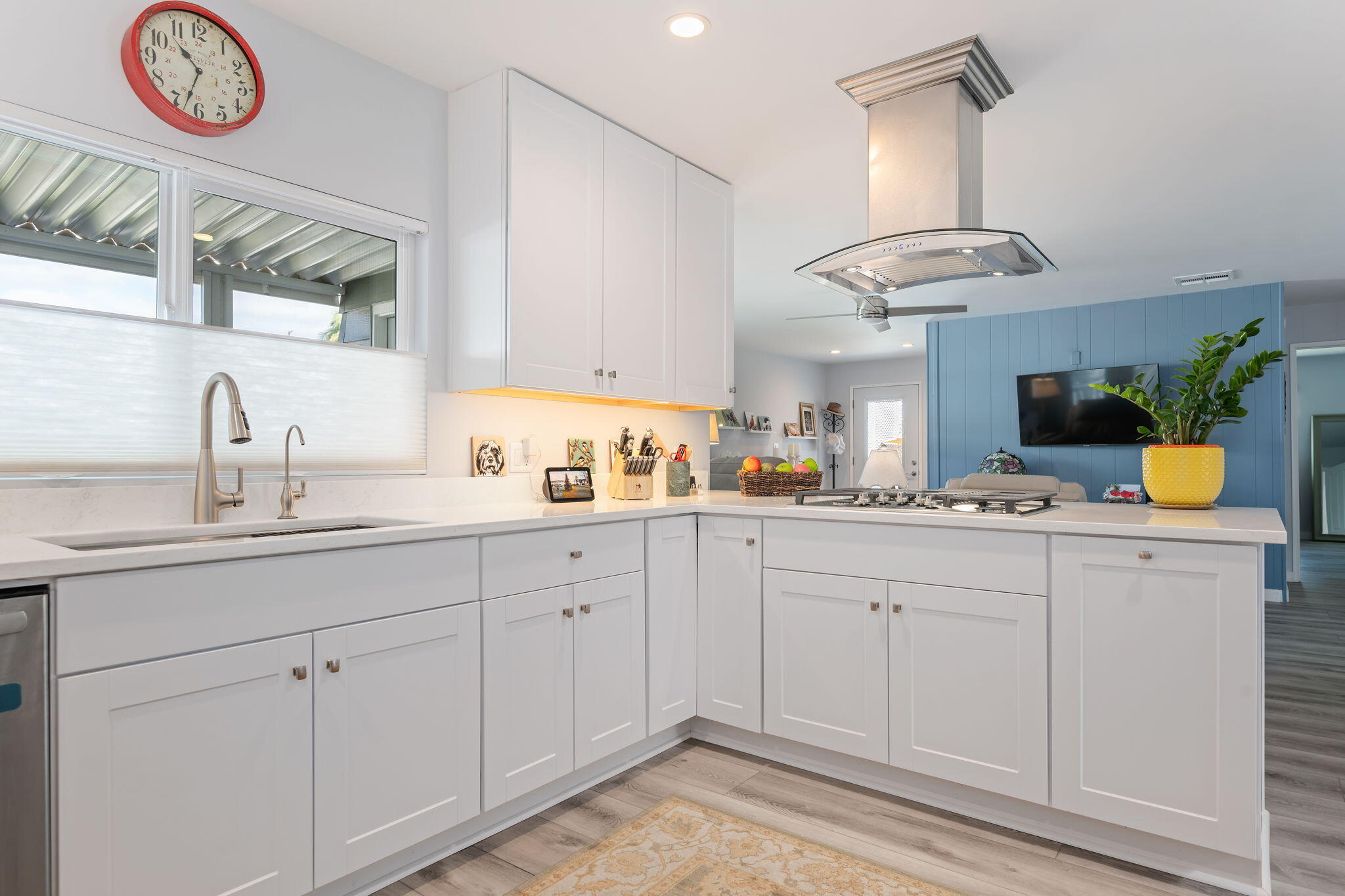 Santa Barbara, California 93110, United States, 2 Bedrooms Bedrooms, ,2 BathroomsBathrooms,Residential,Active,220735