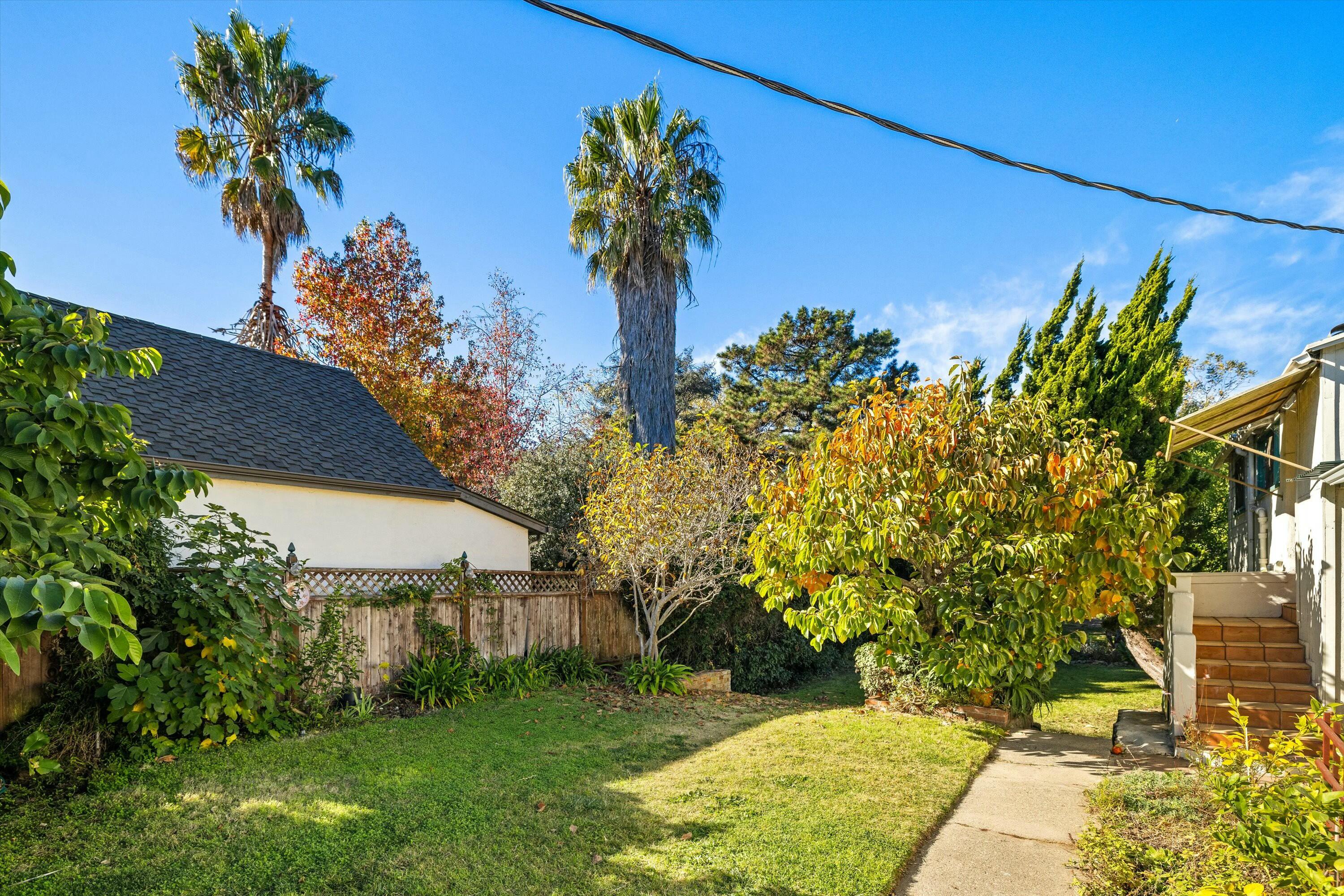 Santa Barbara, California 93105, United States, 4 Bedrooms Bedrooms, ,3 BathroomsBathrooms,Residential,Pending,15879