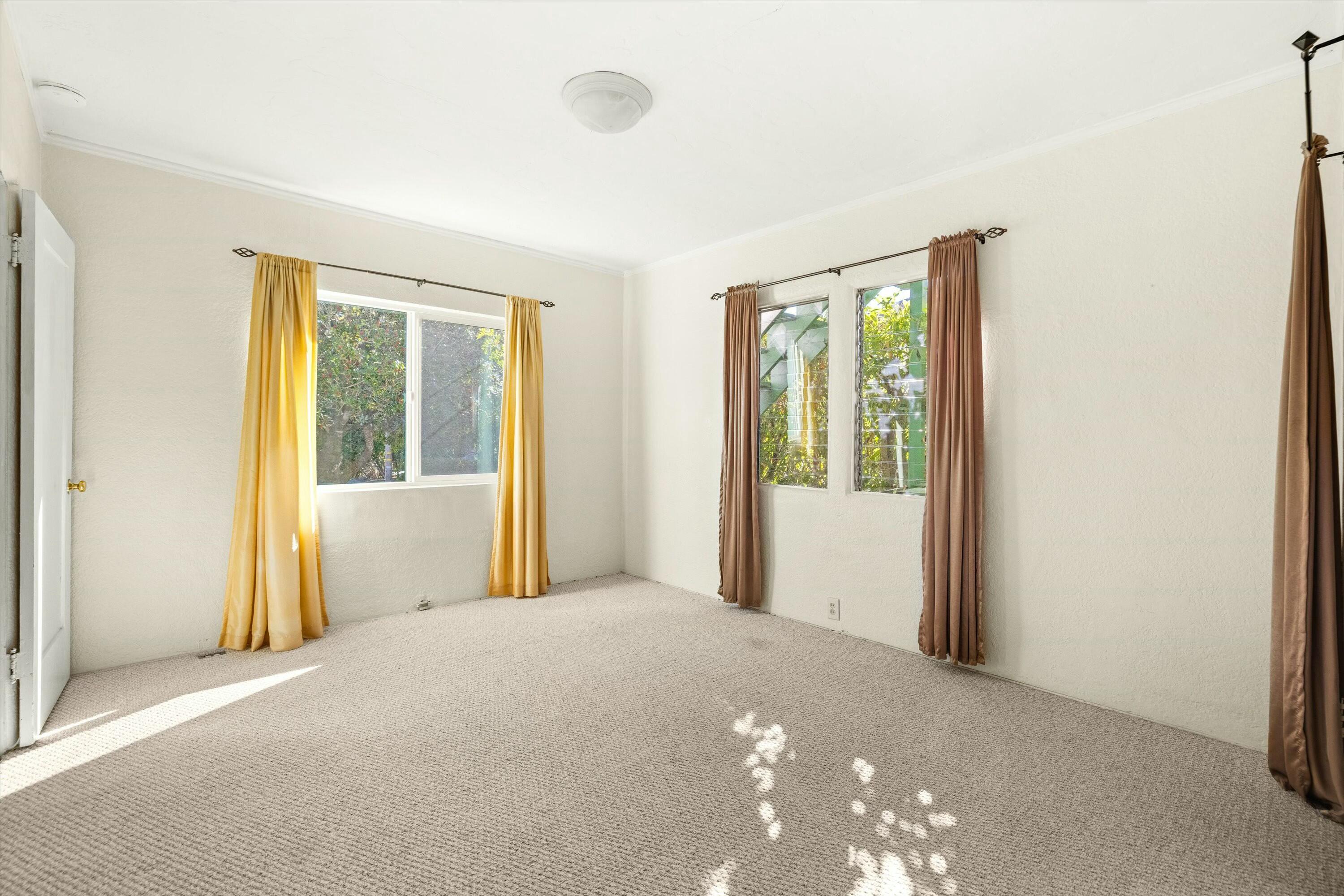 Santa Barbara, California 93105, United States, 4 Bedrooms Bedrooms, ,3 BathroomsBathrooms,Residential,Pending,15879