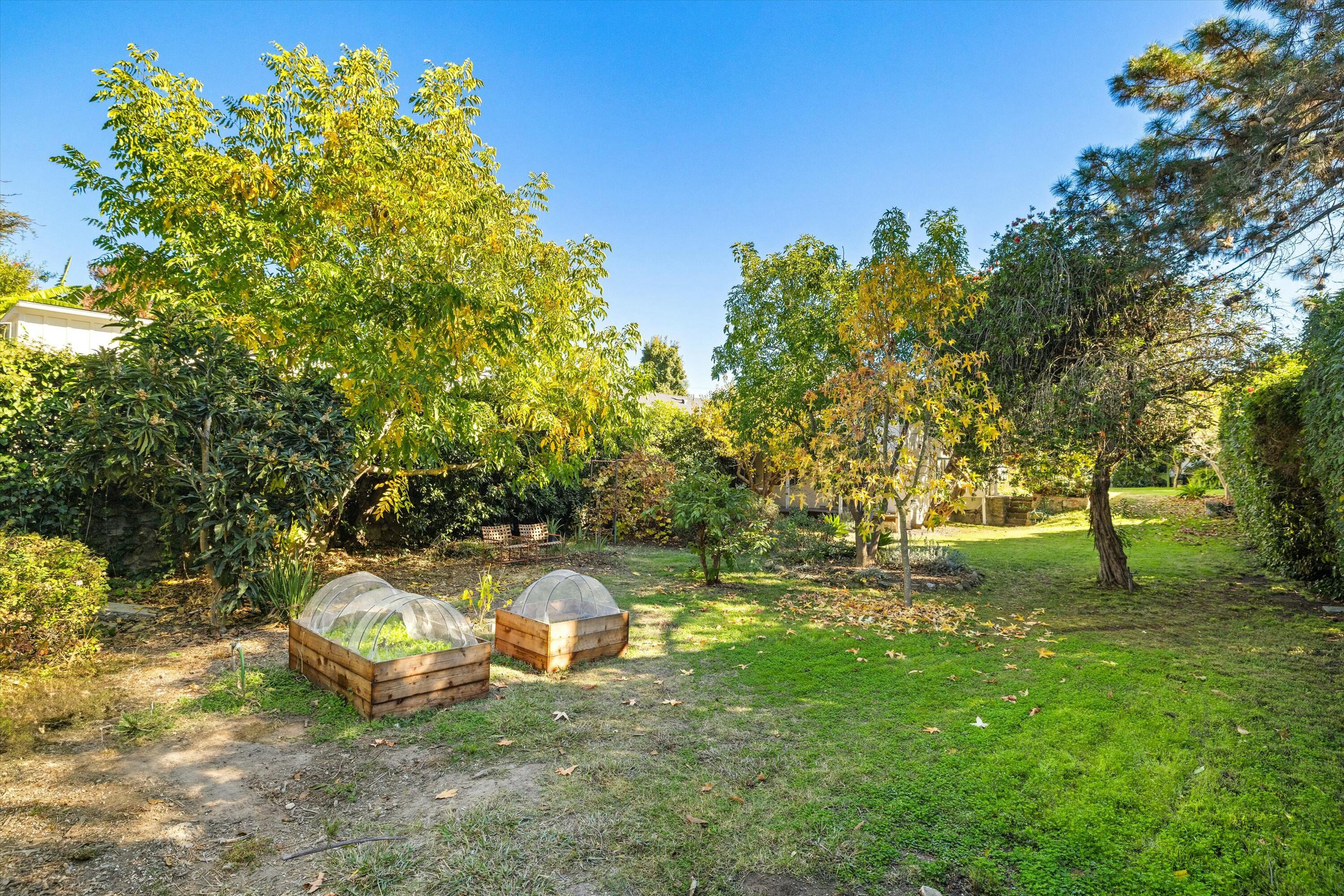 Santa Barbara, California 93105, United States, 4 Bedrooms Bedrooms, ,3 BathroomsBathrooms,Residential,Pending,15879