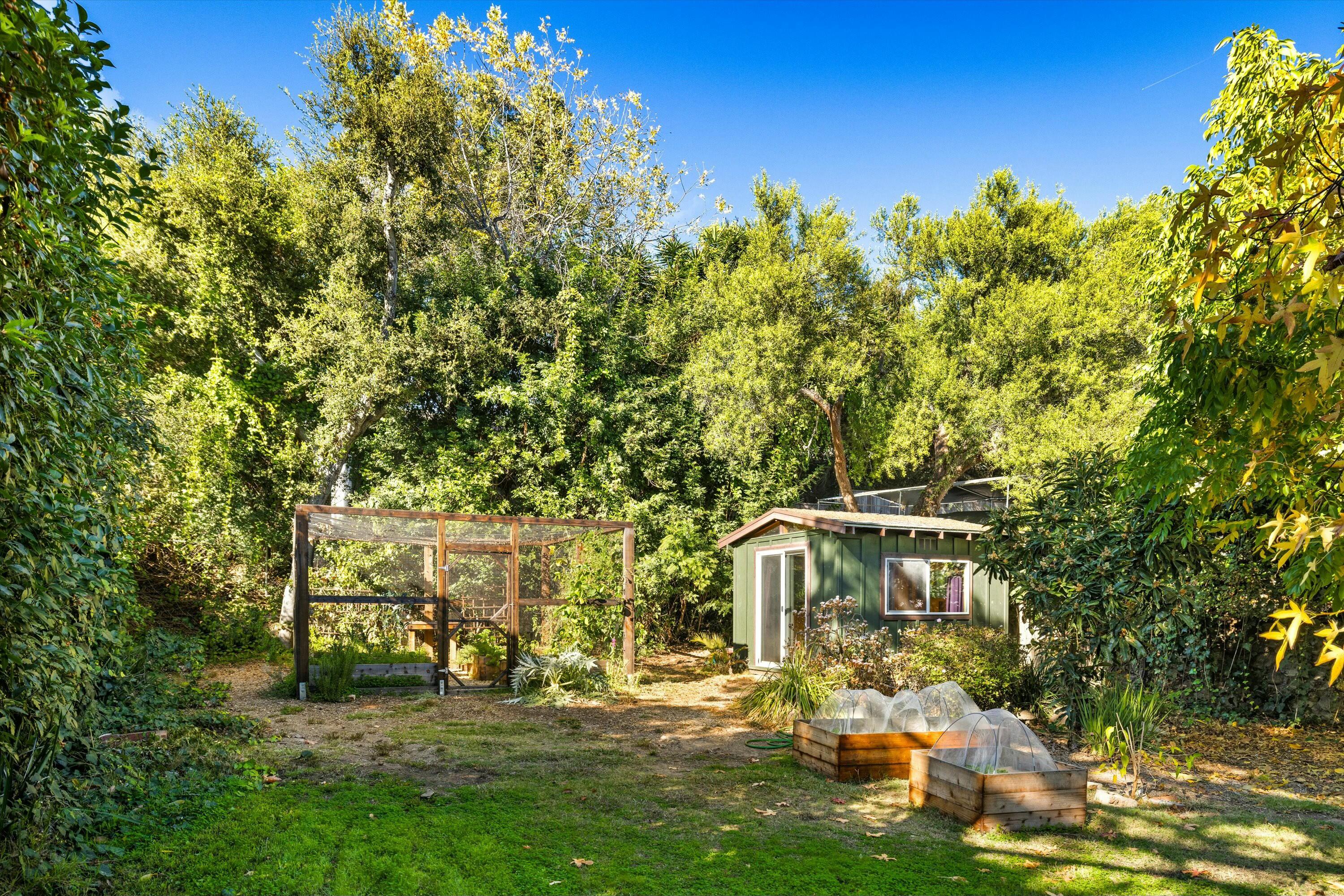 Santa Barbara, California 93105, United States, 4 Bedrooms Bedrooms, ,3 BathroomsBathrooms,Residential,Pending,15879