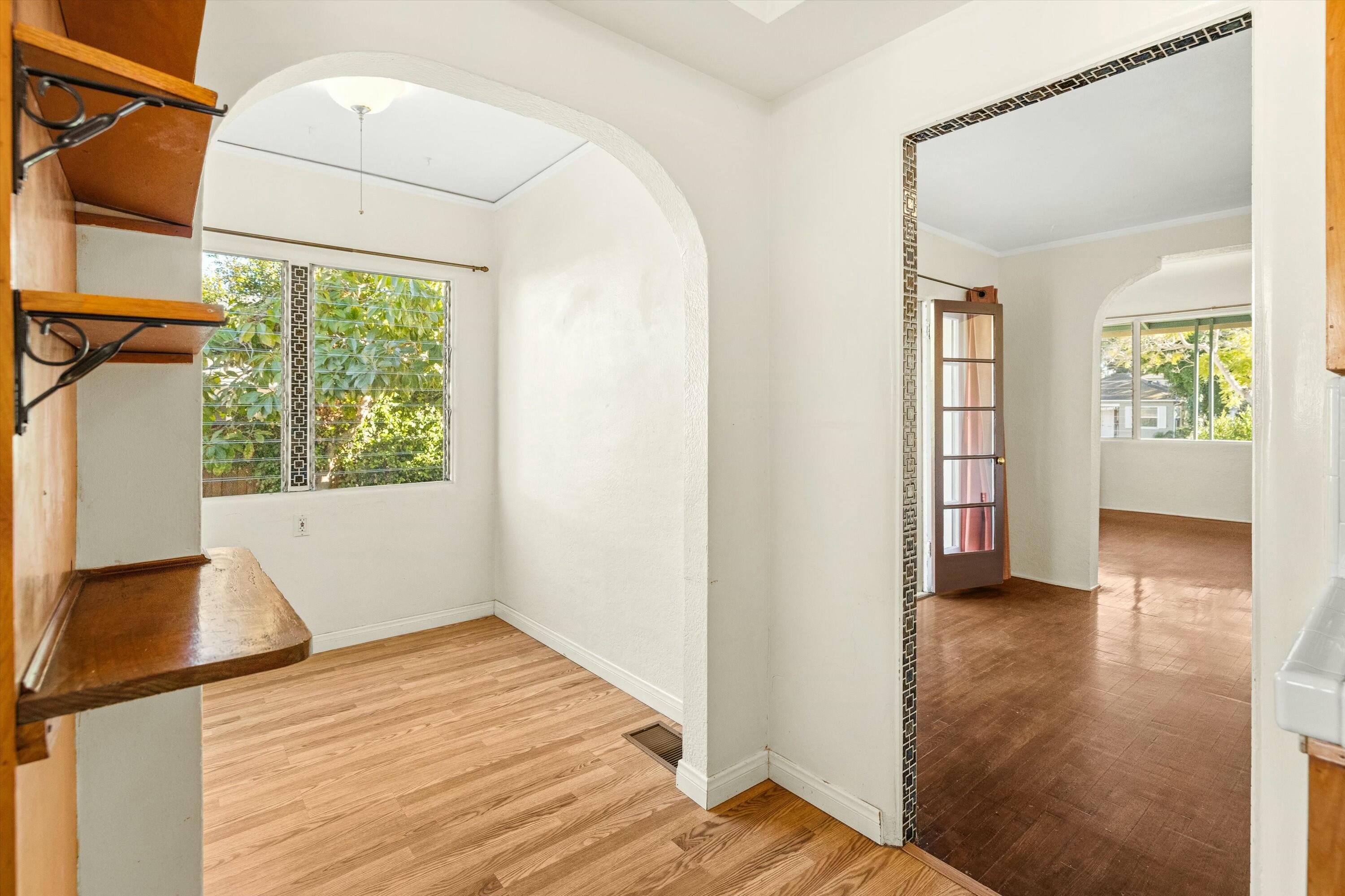 Santa Barbara, California 93105, United States, 4 Bedrooms Bedrooms, ,3 BathroomsBathrooms,Residential,Pending,15879