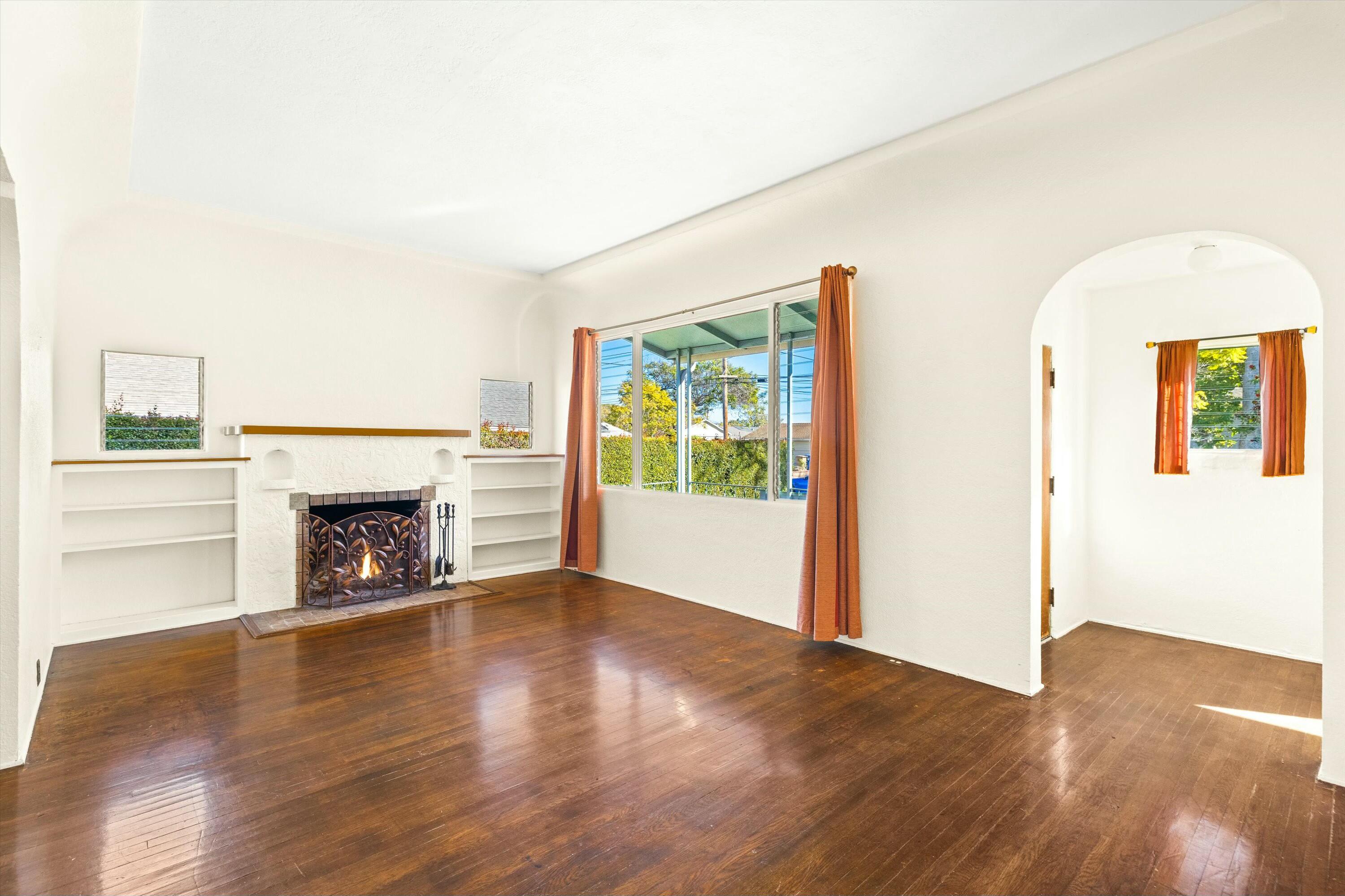 Santa Barbara, California 93105, United States, 4 Bedrooms Bedrooms, ,3 BathroomsBathrooms,Residential,Pending,15879