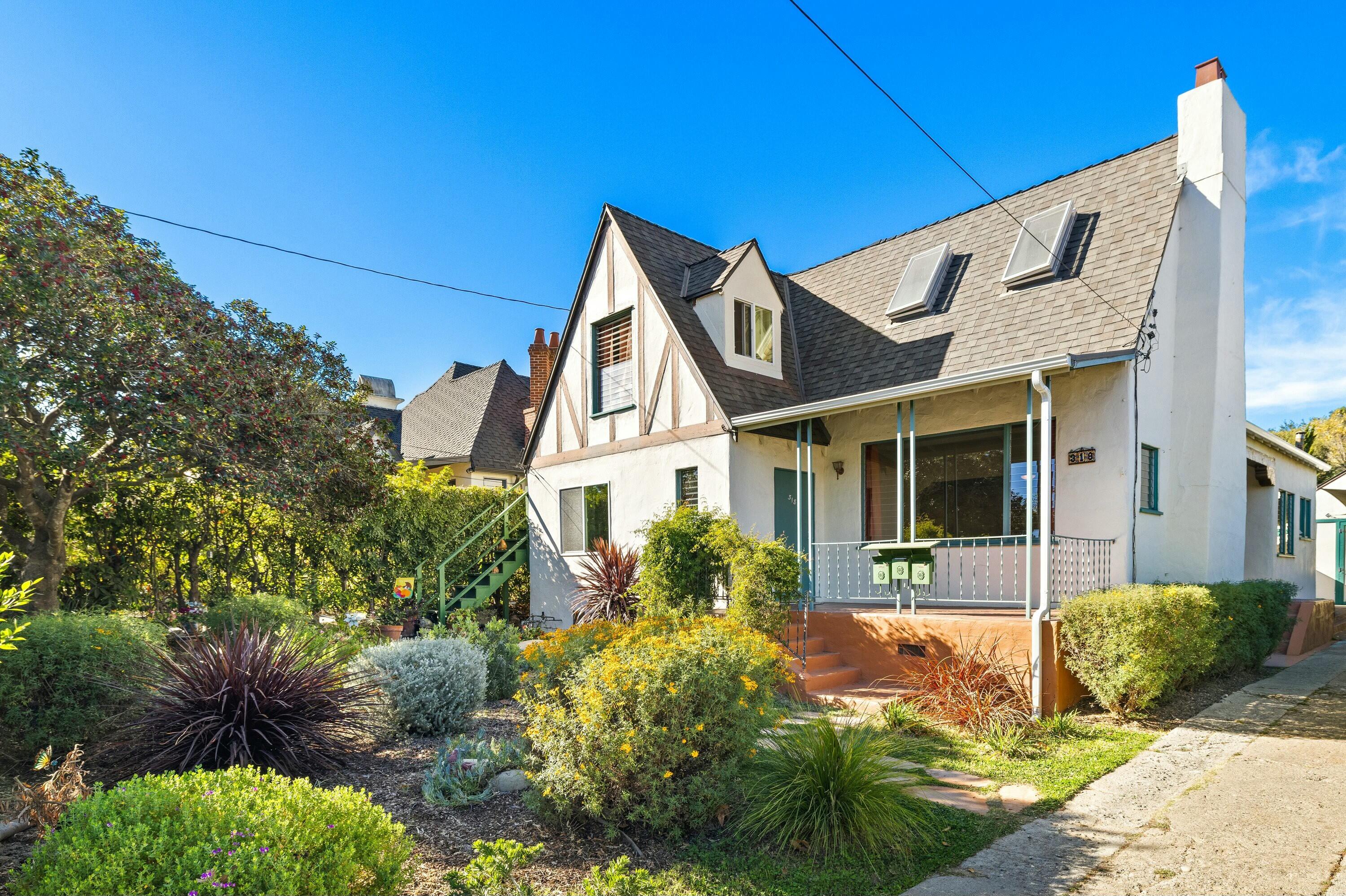 Santa Barbara, California 93105, United States, 4 Bedrooms Bedrooms, ,3 BathroomsBathrooms,Residential,Pending,15879